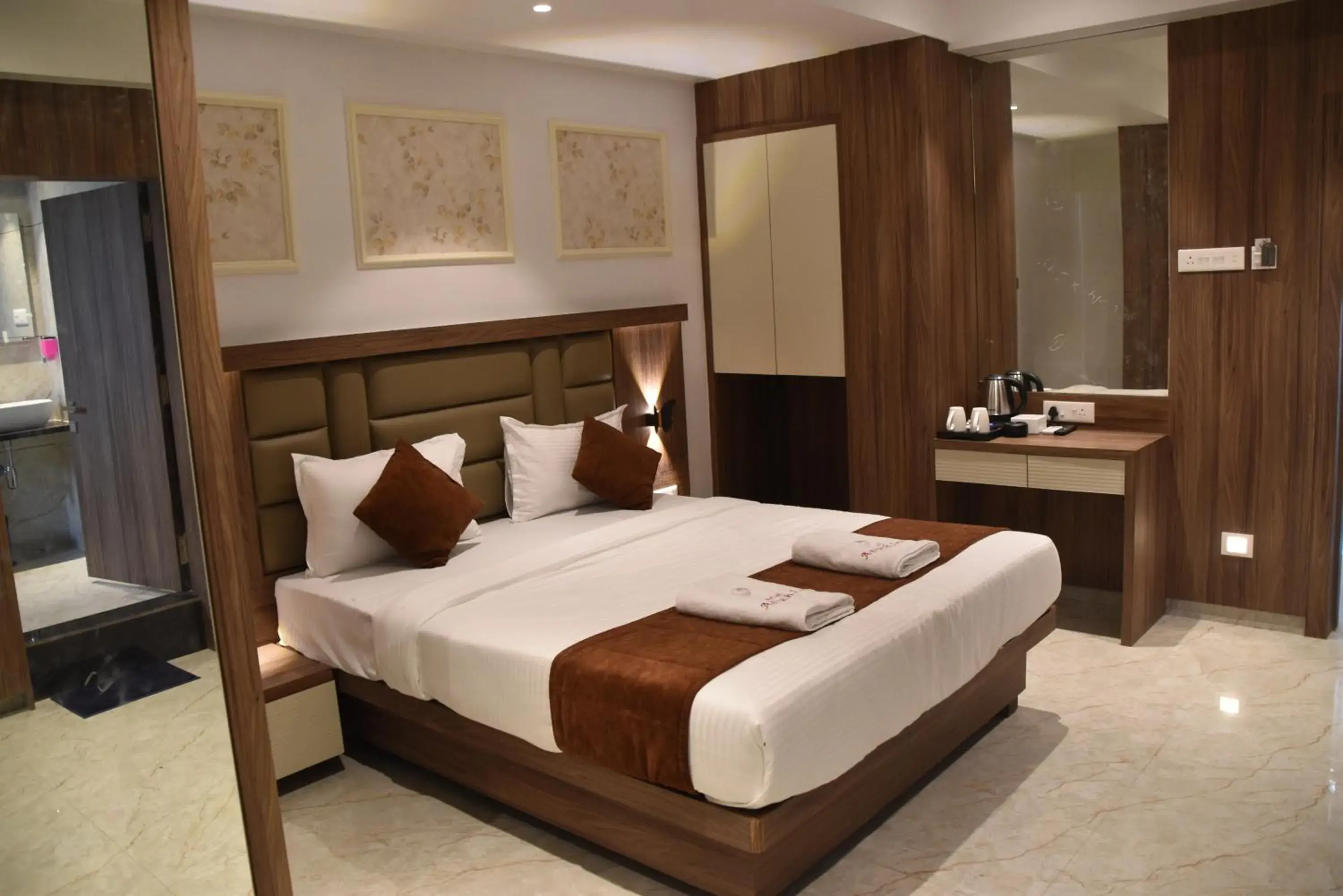 Deluxe King Suite in Hotel Aarush Inn Deluxe King Suite in Hotel Aarush Inn