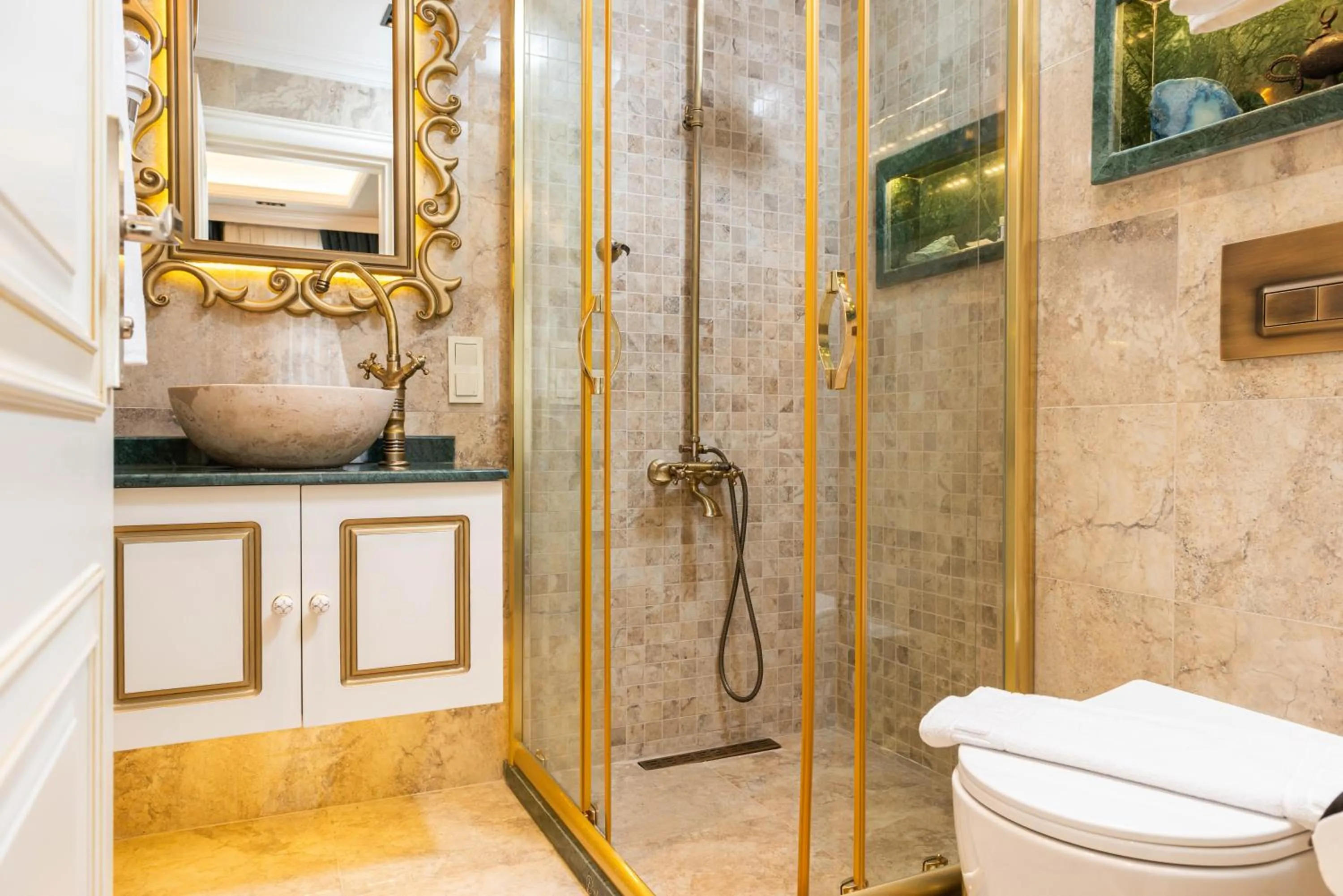 Bathroom in Begonville Mansion Oldcity