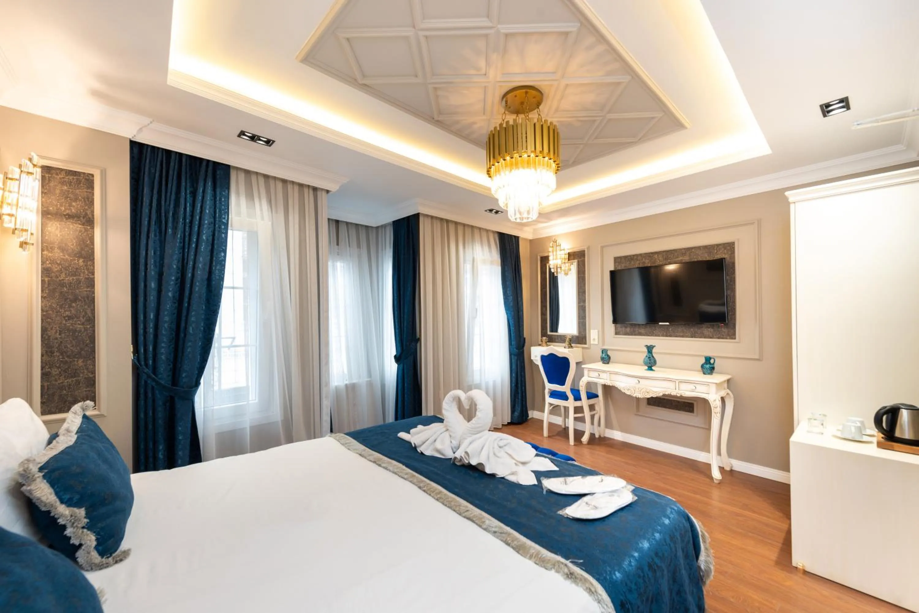 Bed in Begonville Mansion Oldcity