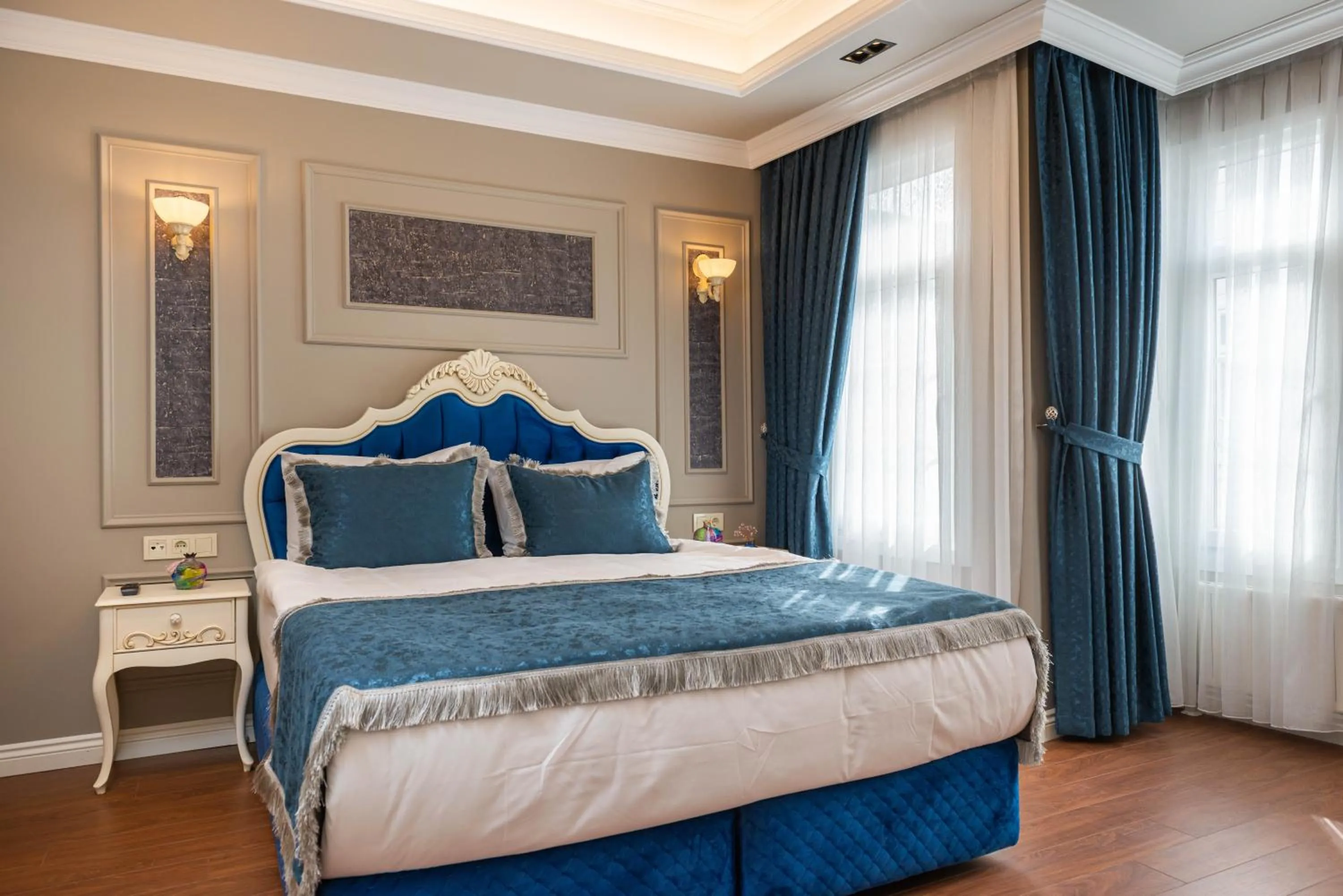 Bed in Begonville Mansion Oldcity