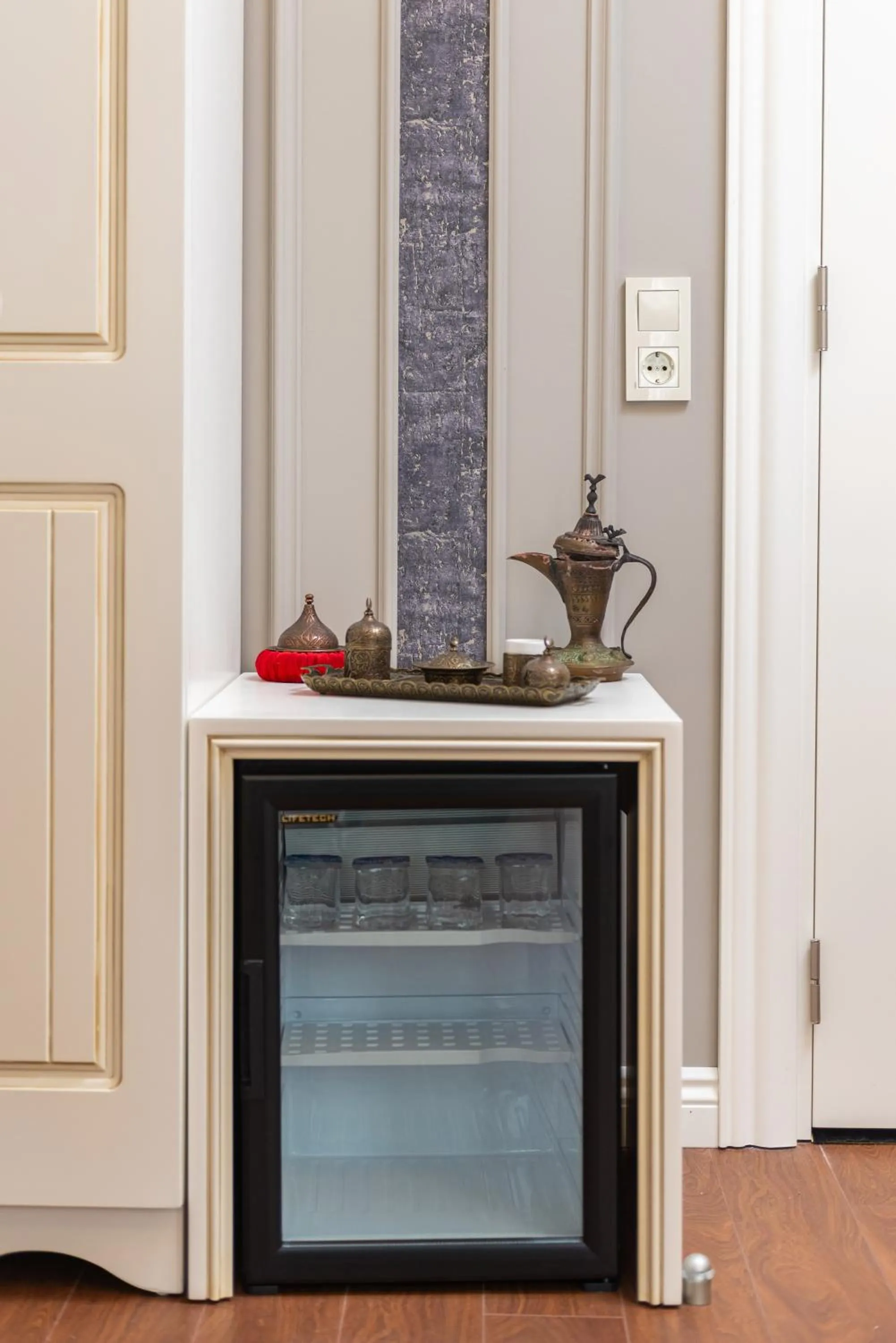 Drinks in Begonville Mansion Oldcity