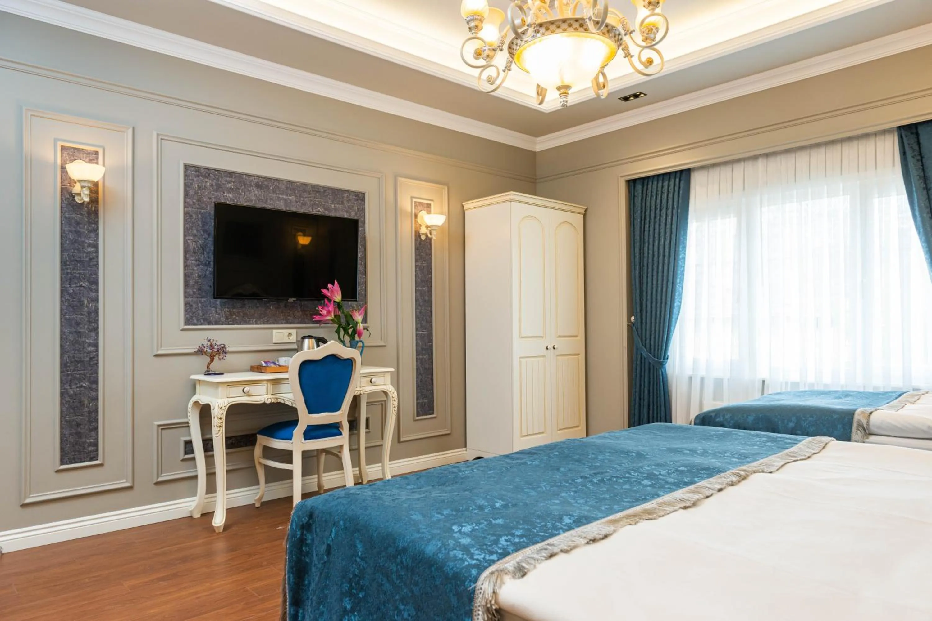 Bed in Begonville Mansion Oldcity