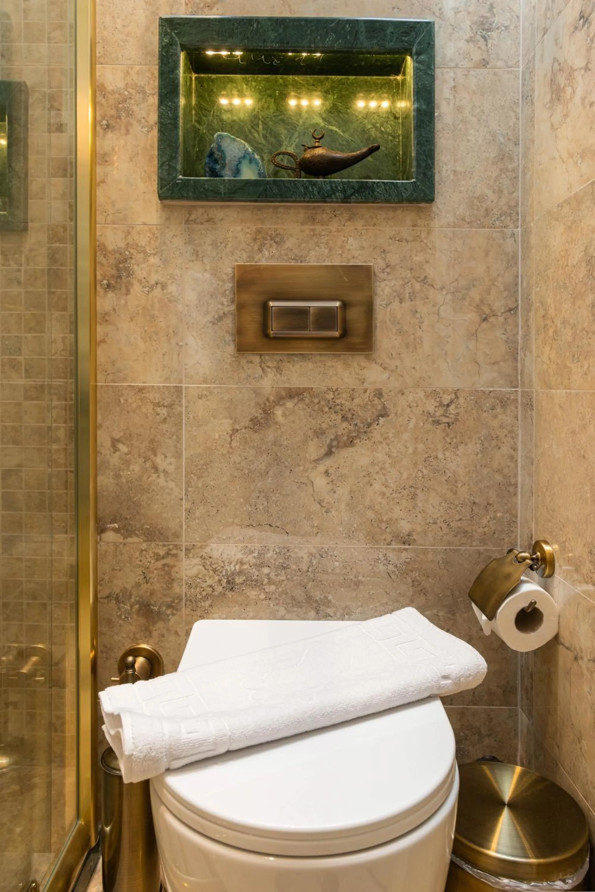 Bathroom in Begonville Mansion Oldcity