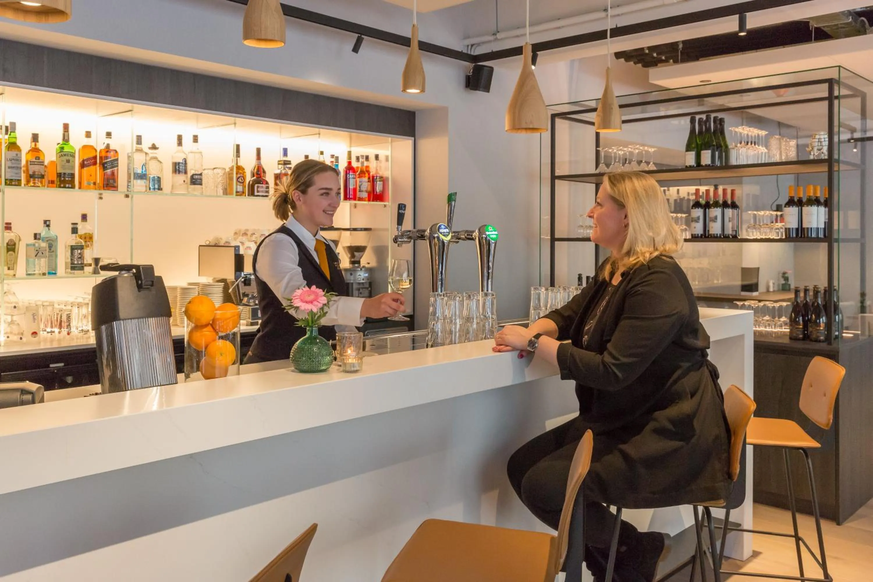 Lounge or bar in Postillion Hotel WTC Rotterdam