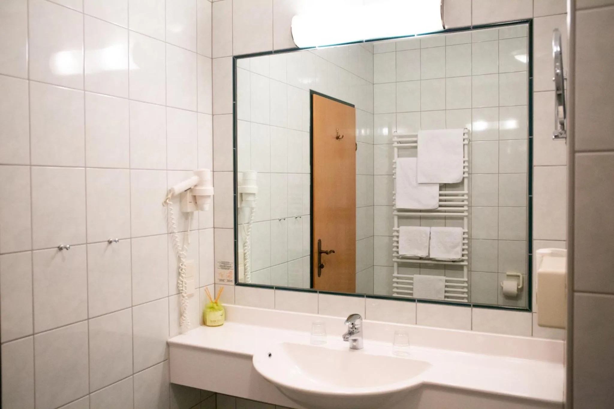 Bathroom in BIRKENHOF GOLS - B & B - Wohlfühl Hotel mit Wochenend-Restaurant