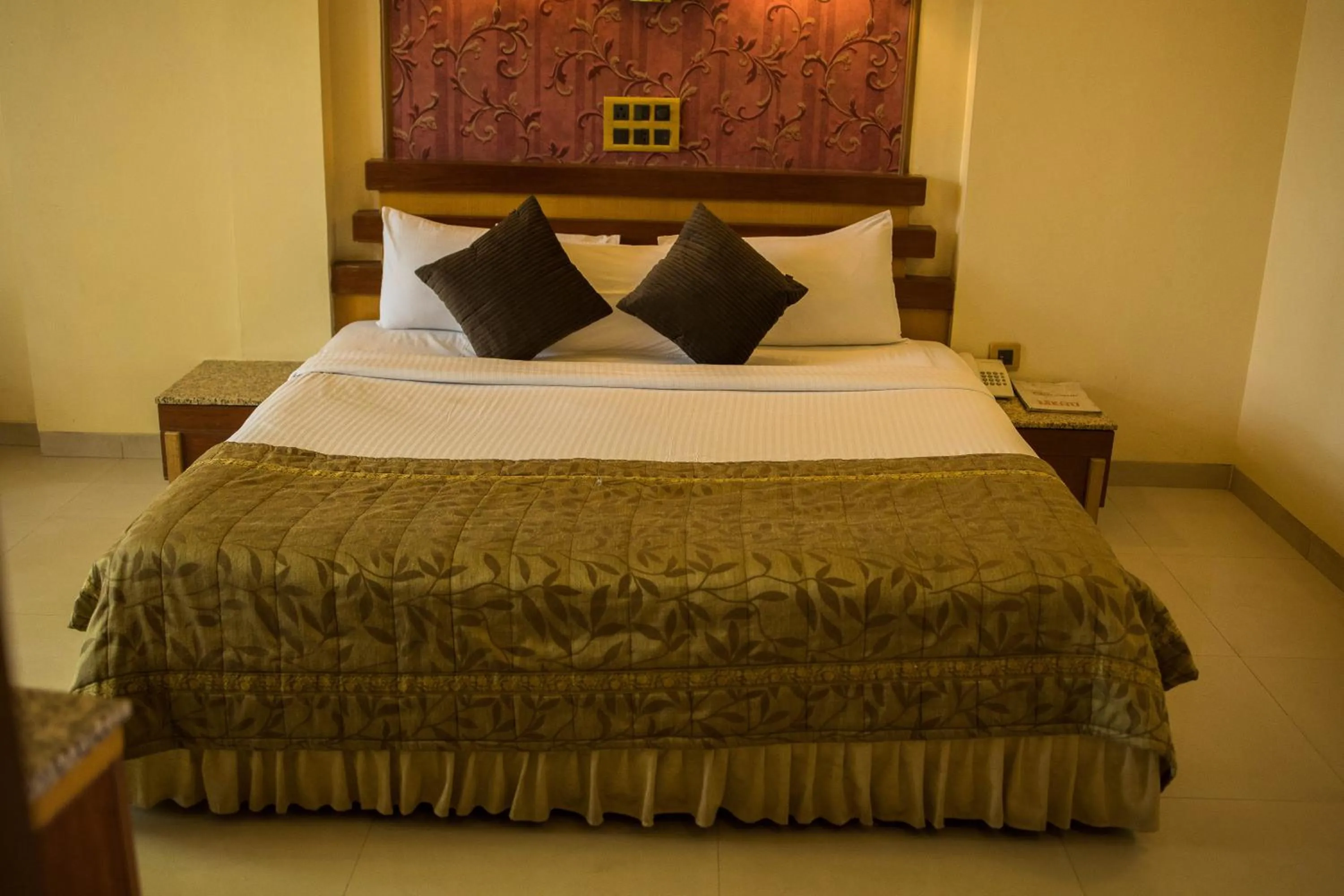 Bed in The Deccan Royaale, Shivaji Nagar