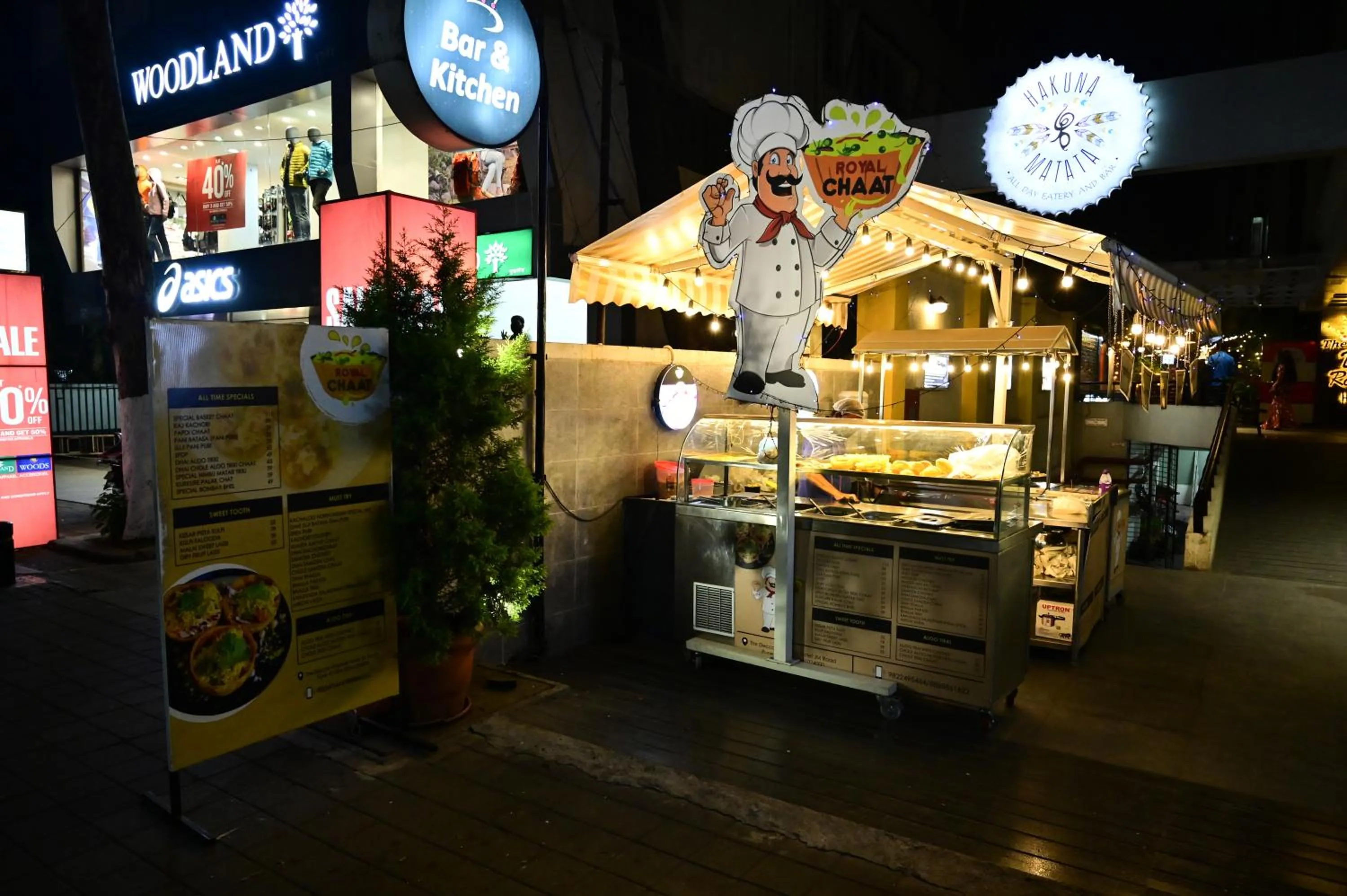 Restaurant/places to eat in The Deccan Royaale, Shivaji Nagar