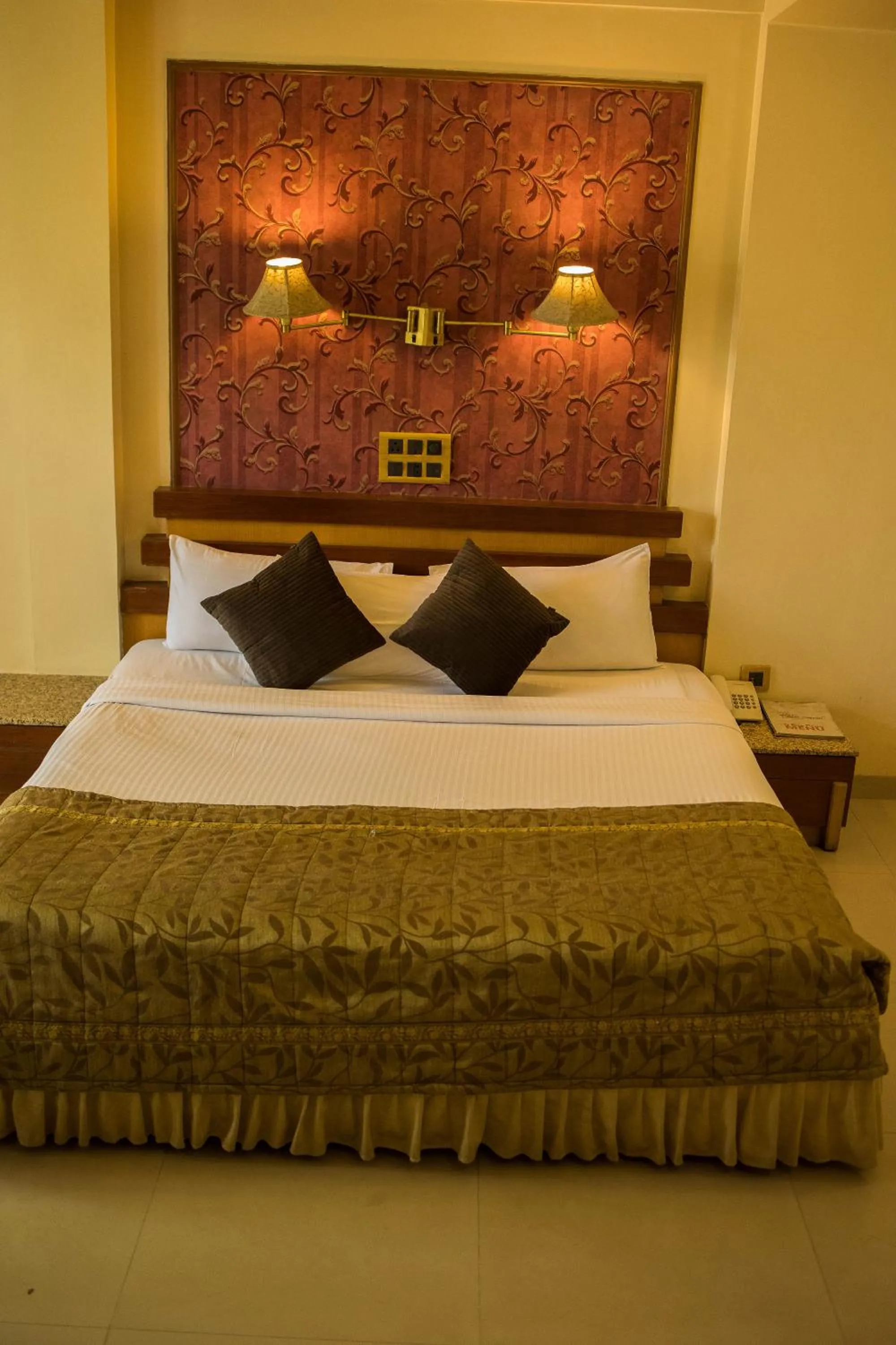 Bed in The Deccan Royaale, Shivaji Nagar