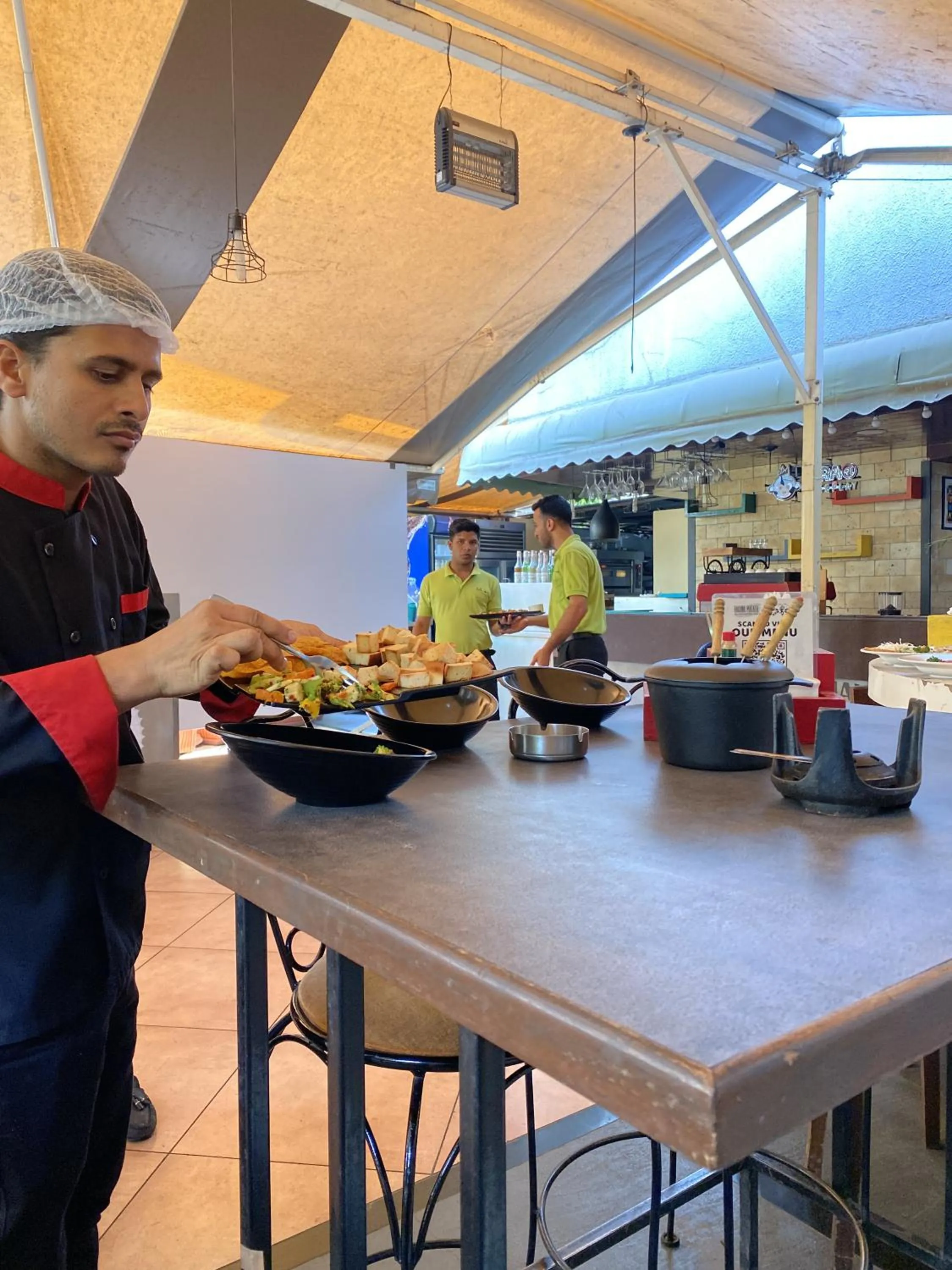 Restaurant/places to eat in The Deccan Royaale, Shivaji Nagar