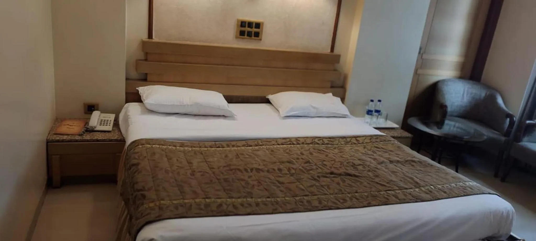 Bed in The Deccan Royaale, Shivaji Nagar