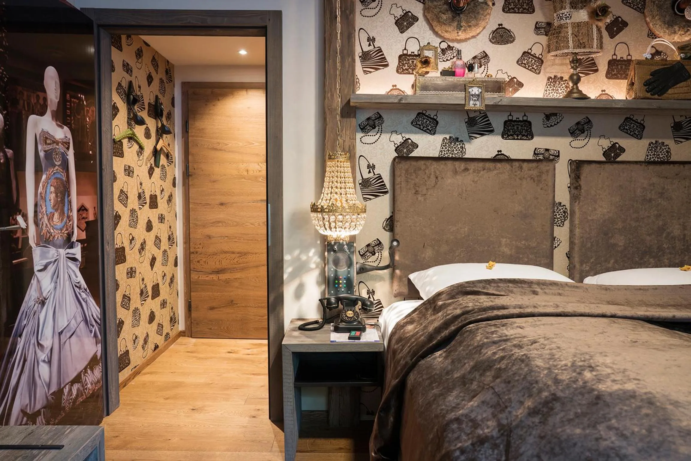 Bedroom, Bed in Boutique Hotel im Auracher Löchl