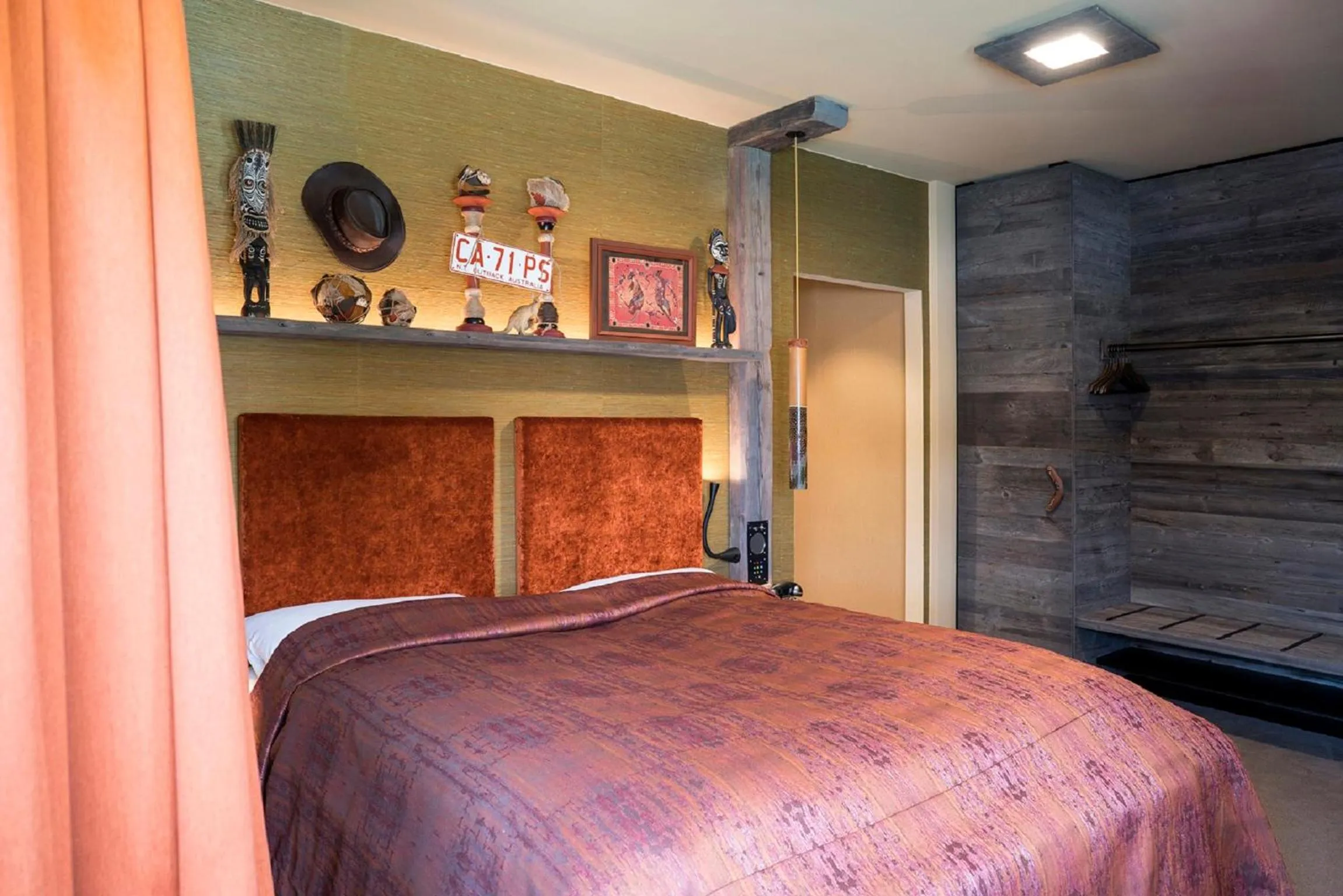 Photo of the whole room, Bed in Boutique Hotel im Auracher Löchl