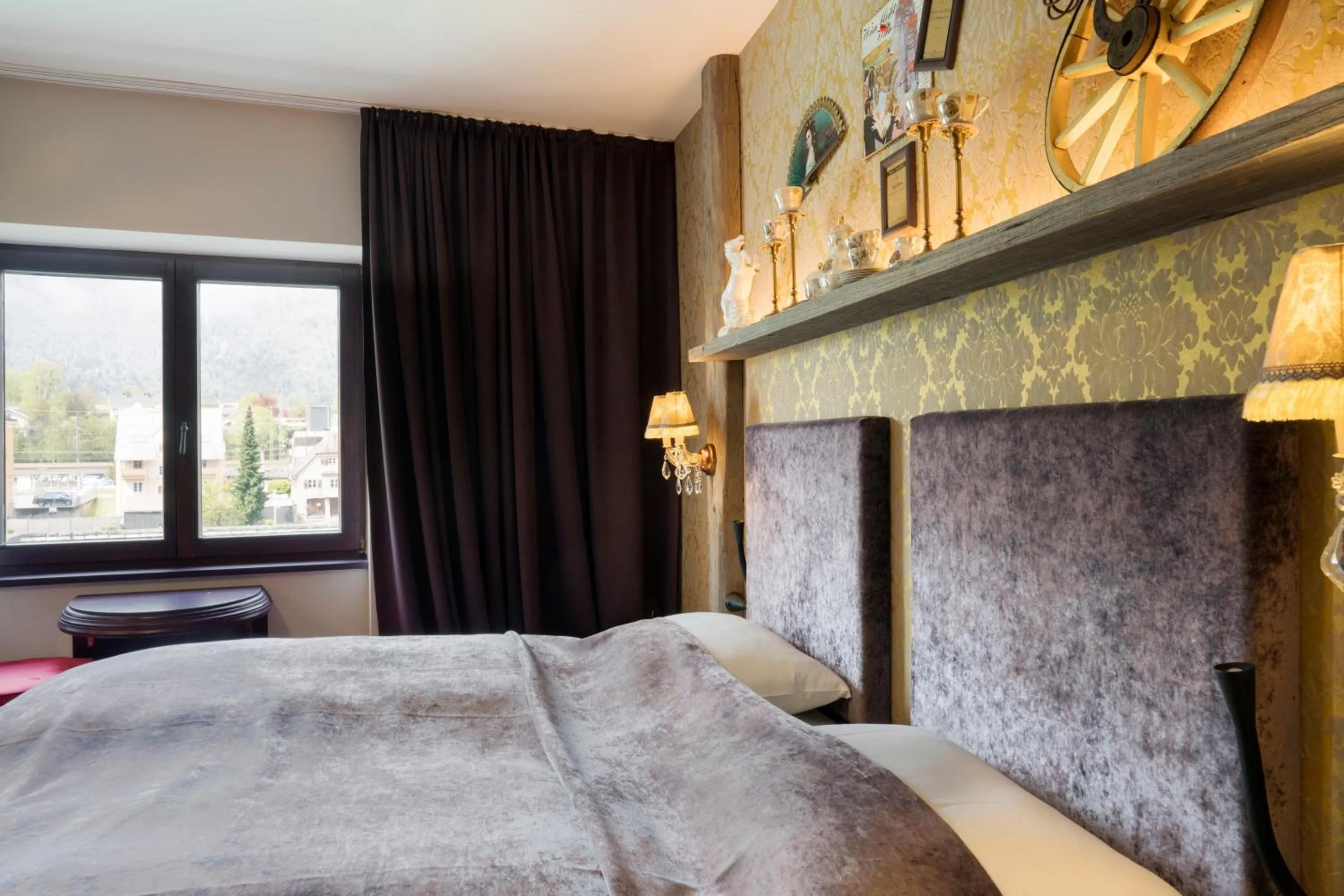 Decorative detail, Bed in Boutique Hotel im Auracher Löchl