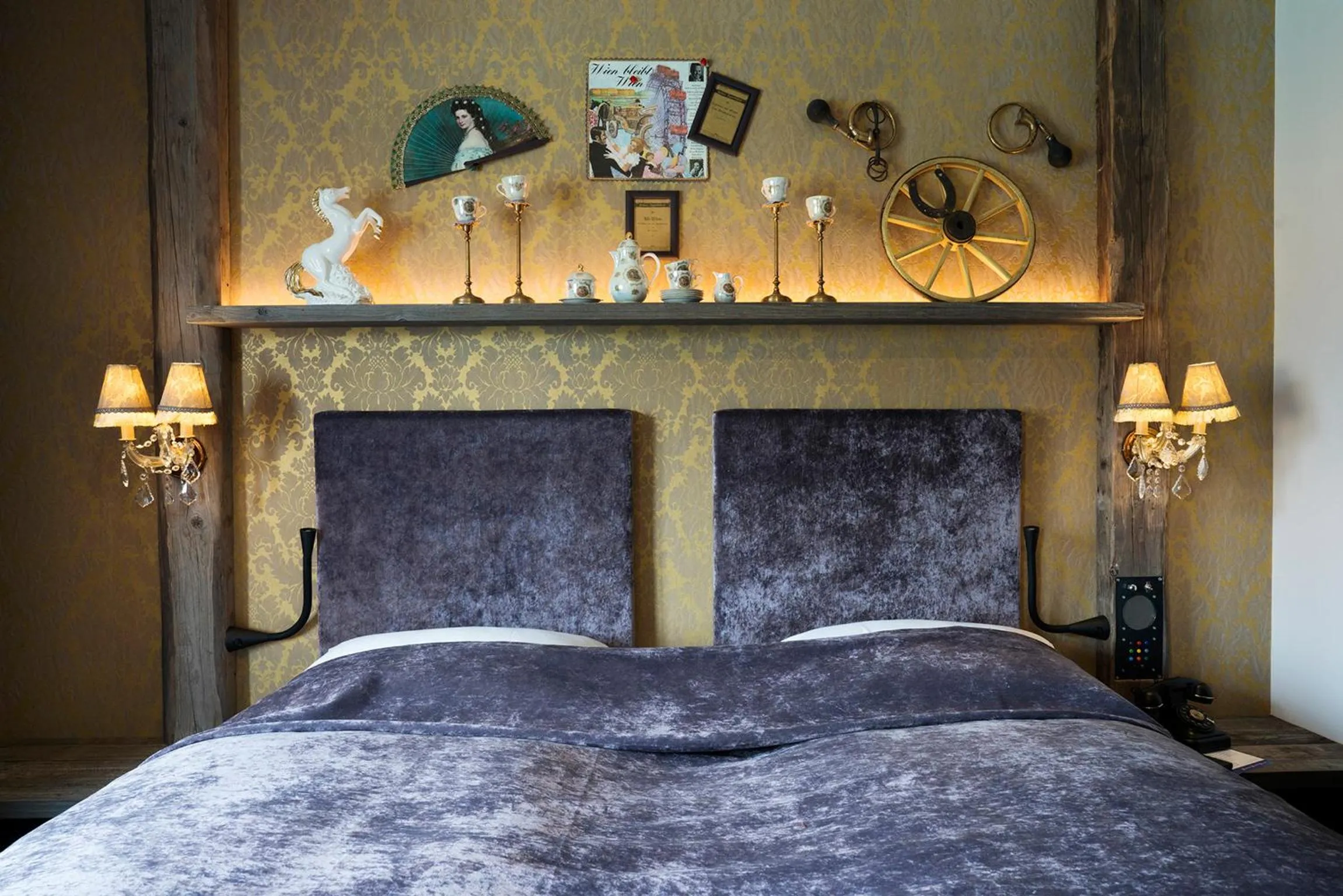 Photo of the whole room, Bed in Boutique Hotel im Auracher Löchl