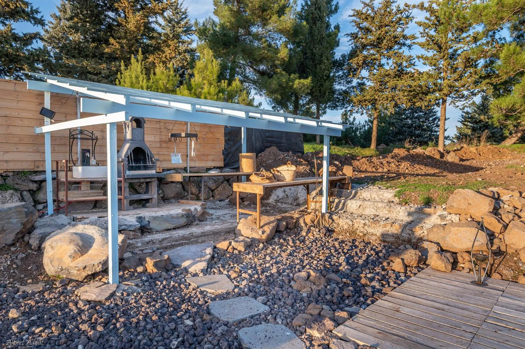 BBQ facilities in Ay La