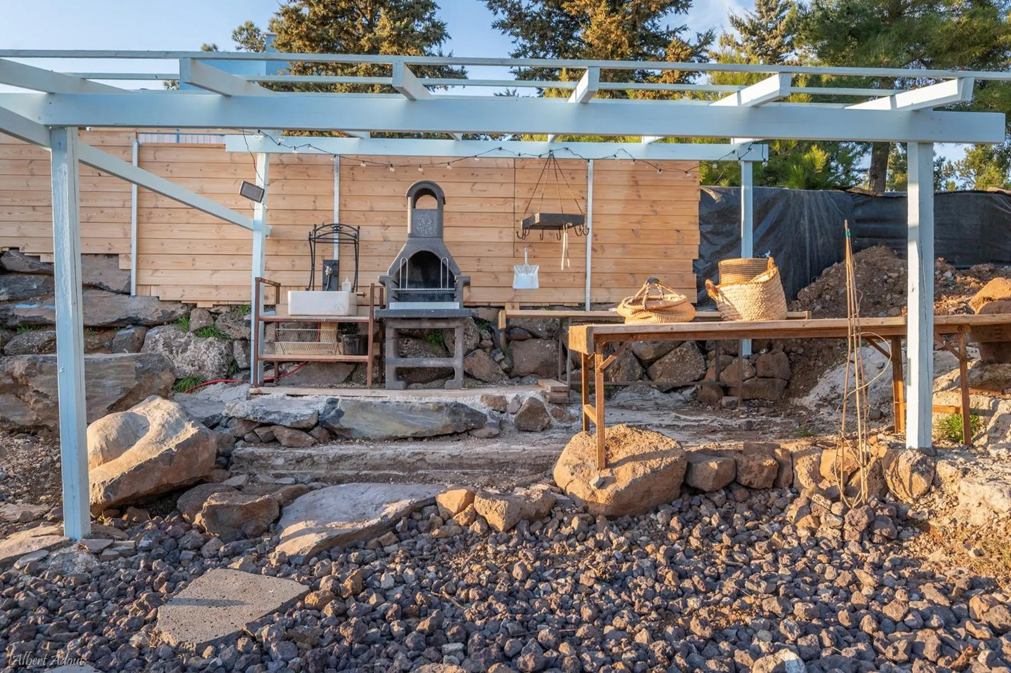 BBQ facilities in Ay La