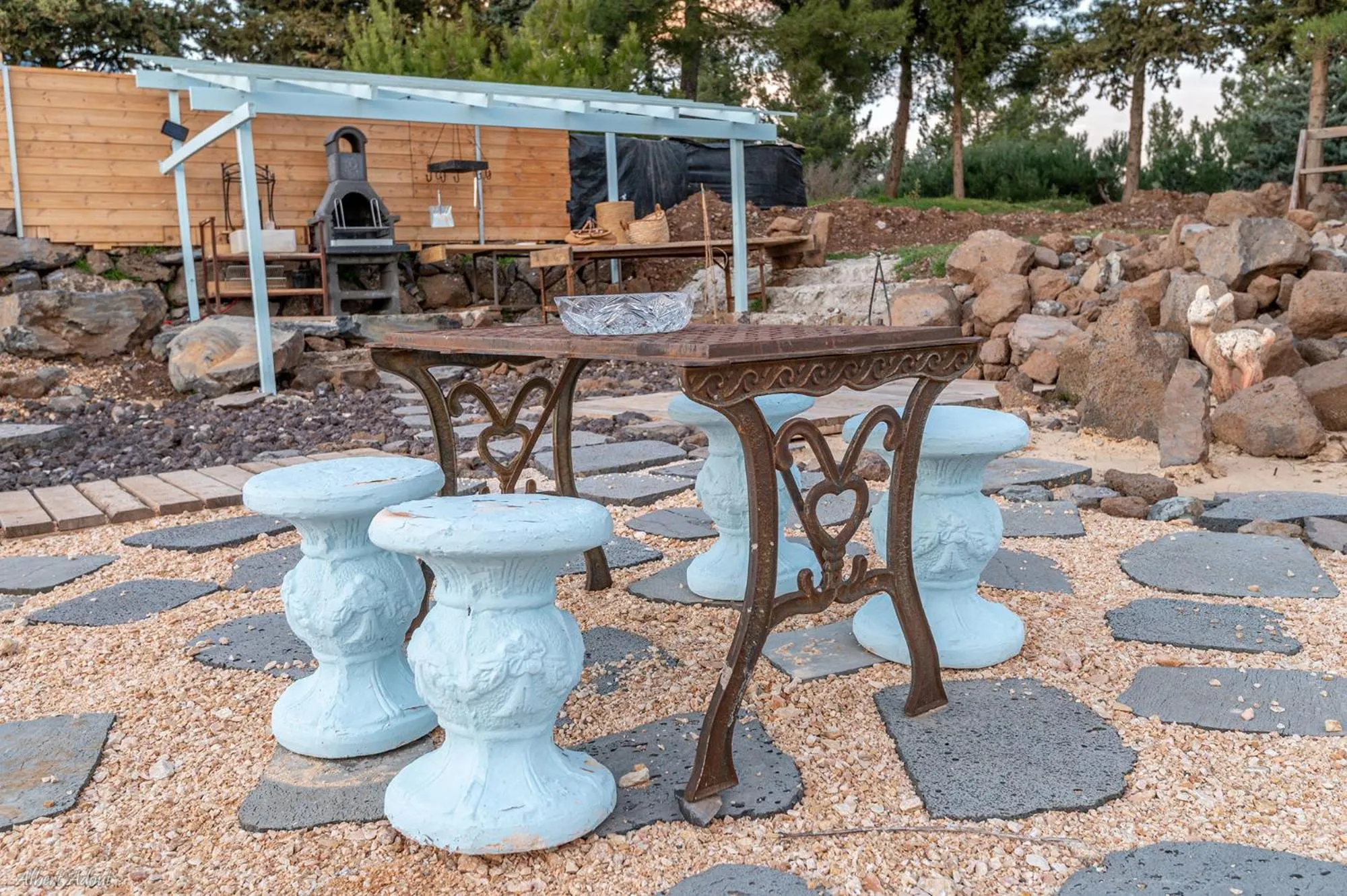 BBQ facilities in Ay La