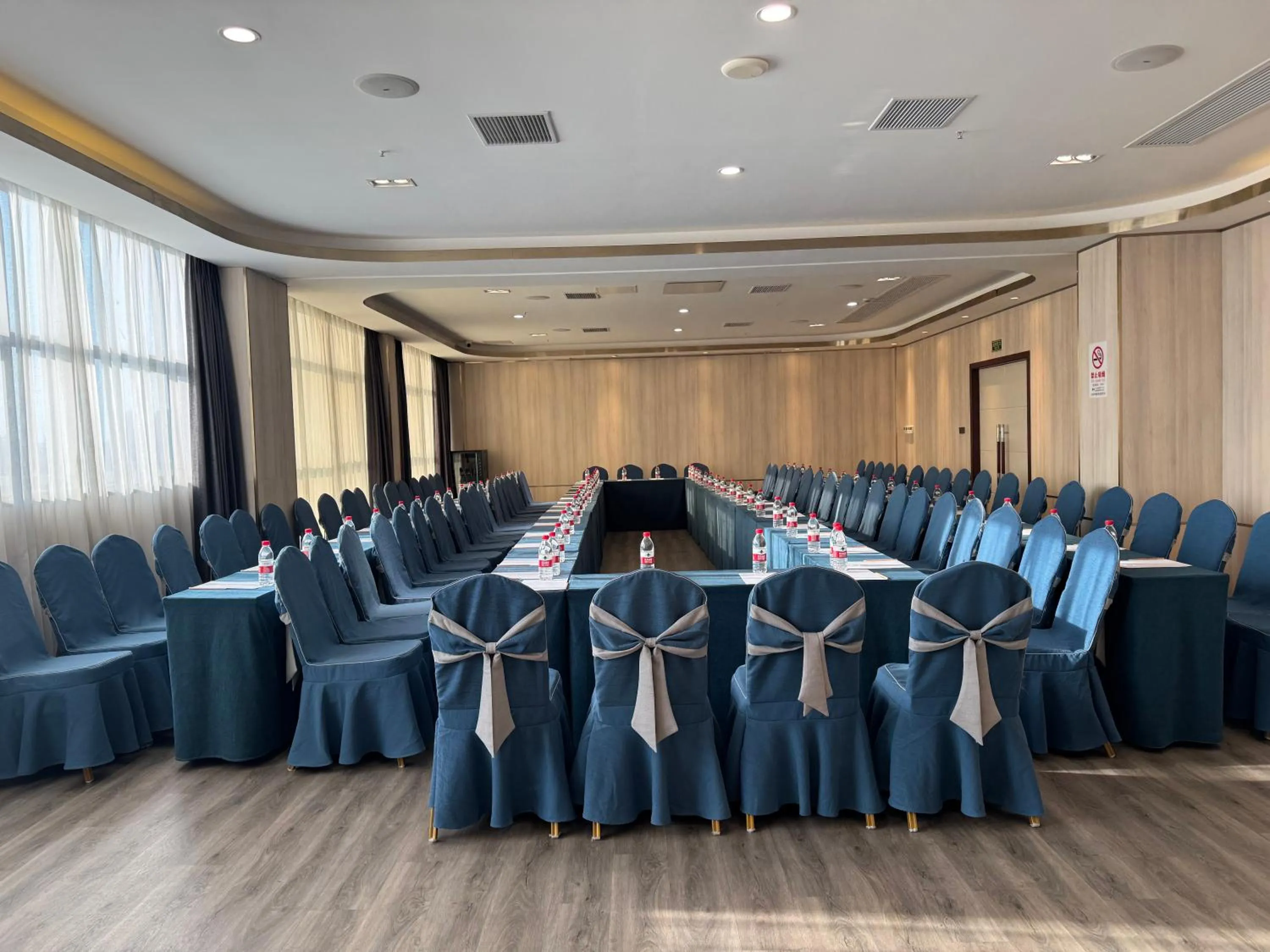 Meeting/conference room in Country Inn&Suites by Radisson, Shanghai PVG