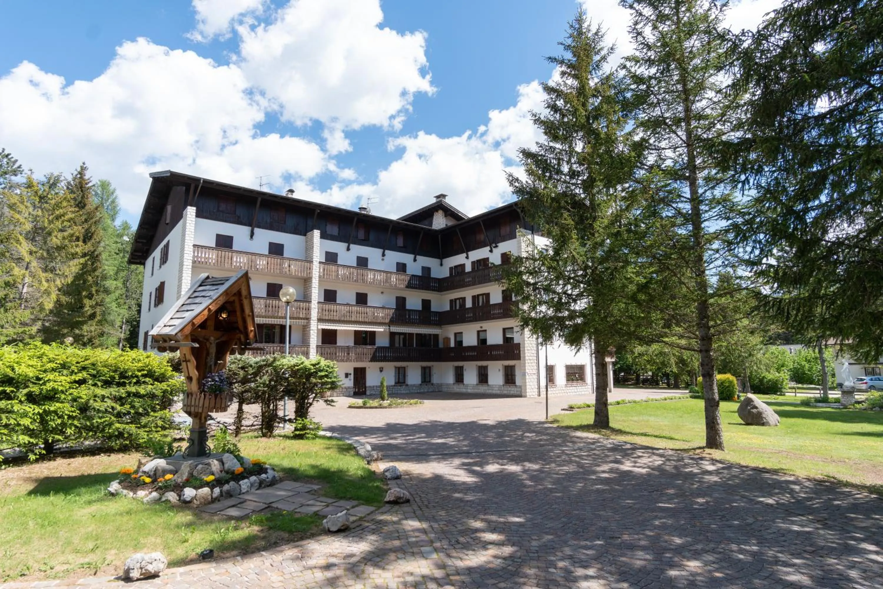 Property building in Casa Santa Maria