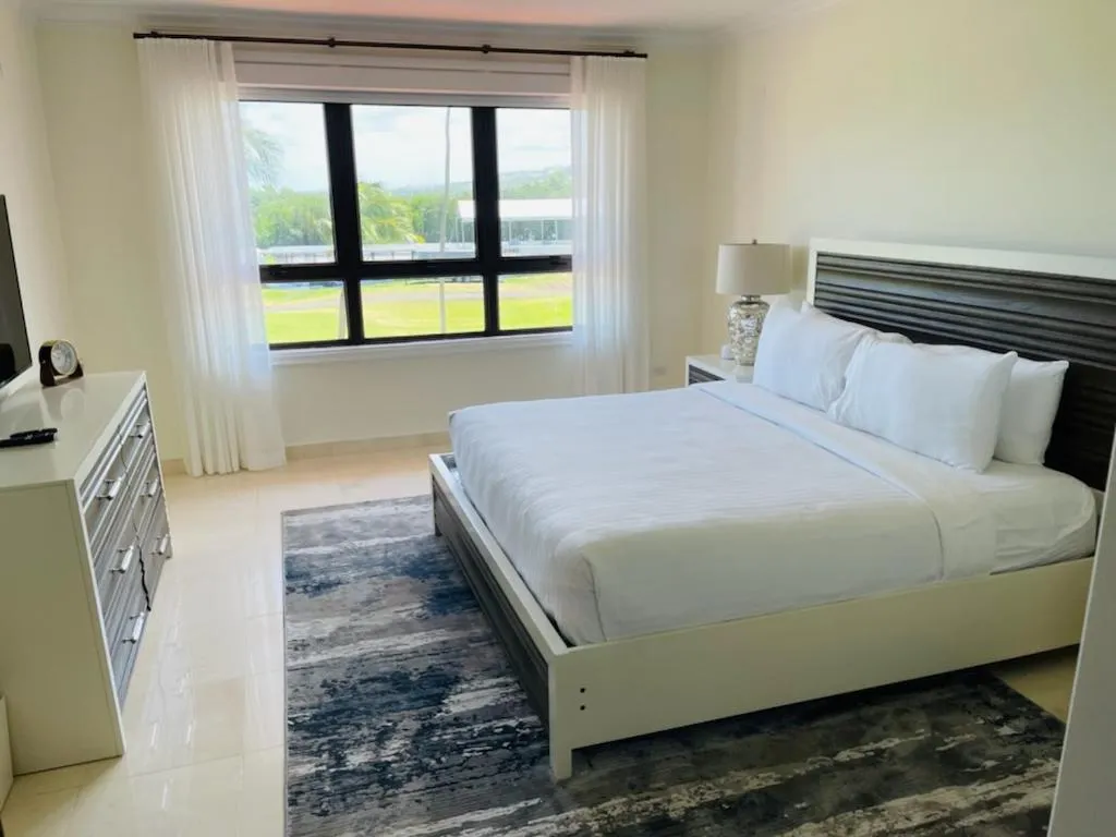 Bedroom, Bed in The Country Club Residences at Grand Reserve