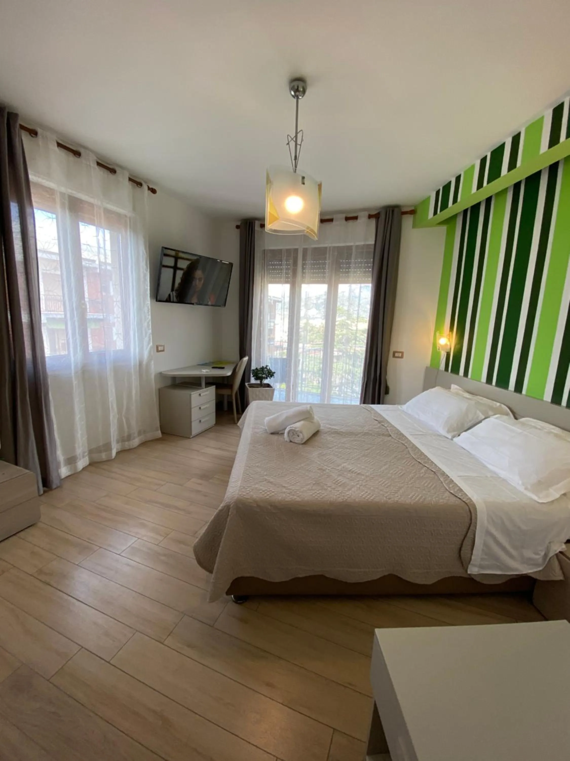 Photo of the whole room in Sorrento Inn Lodge