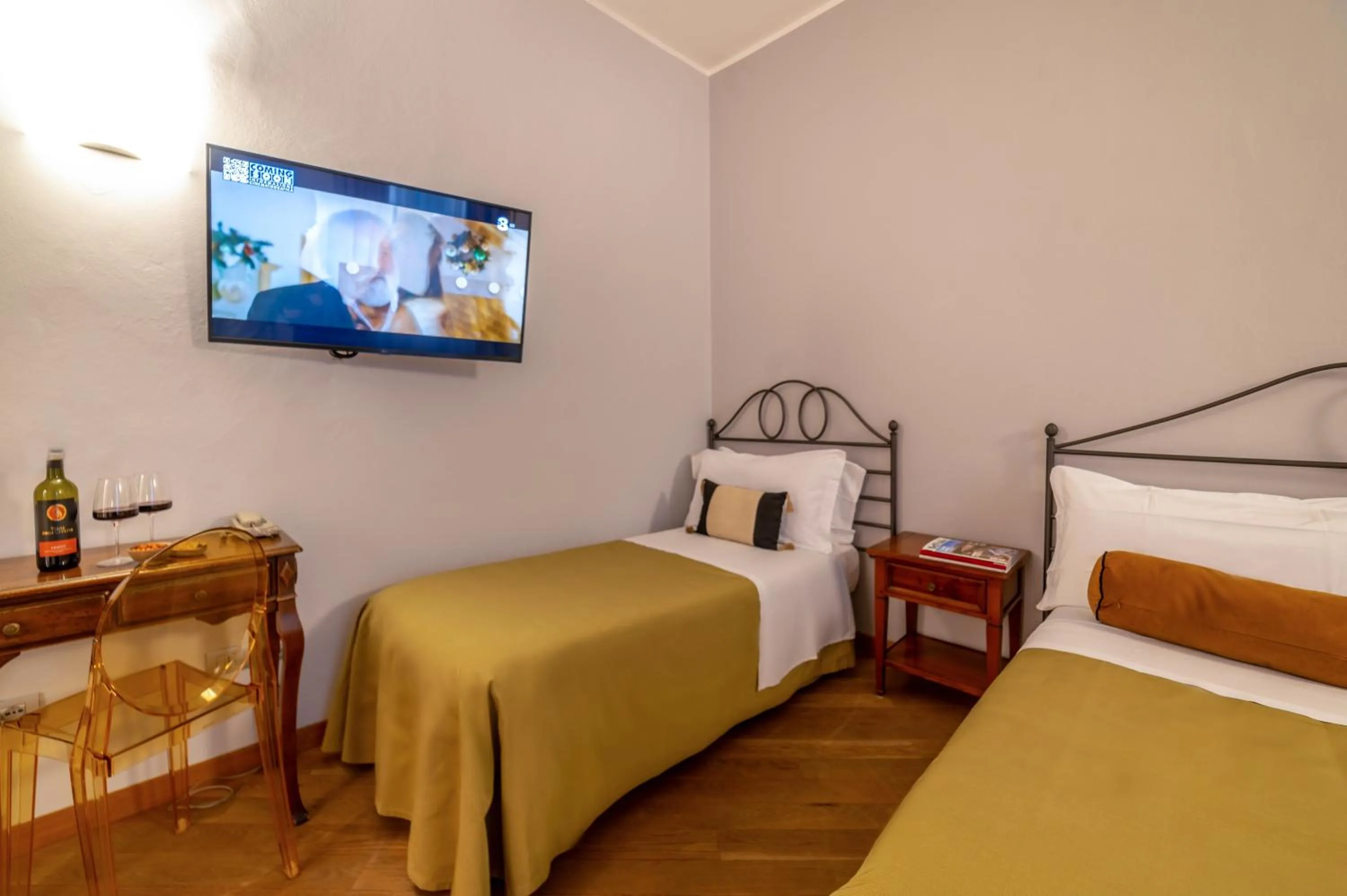 TV and multimedia, Bed in Albergo Falterona