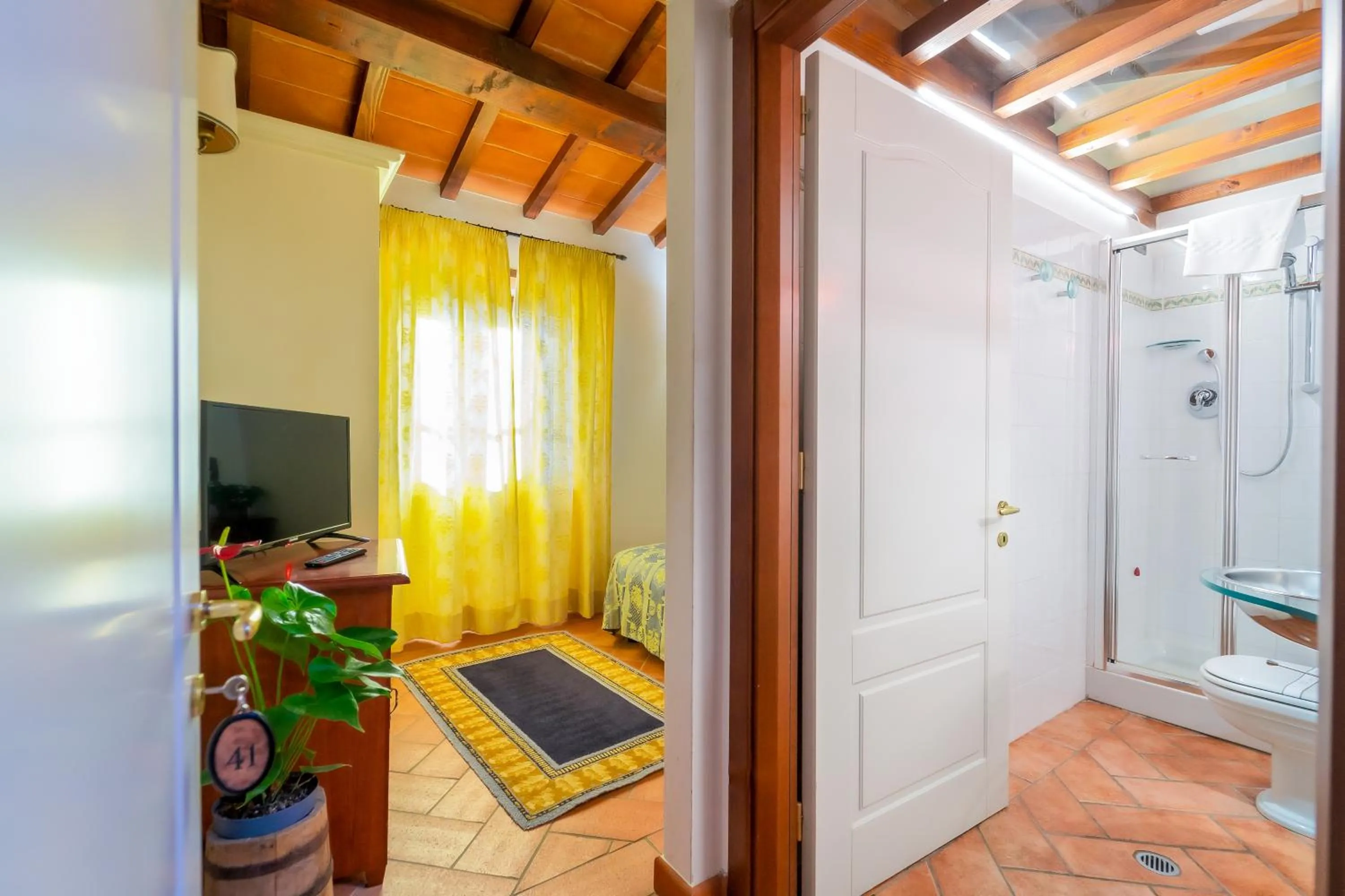 Bathroom in Albergo Falterona