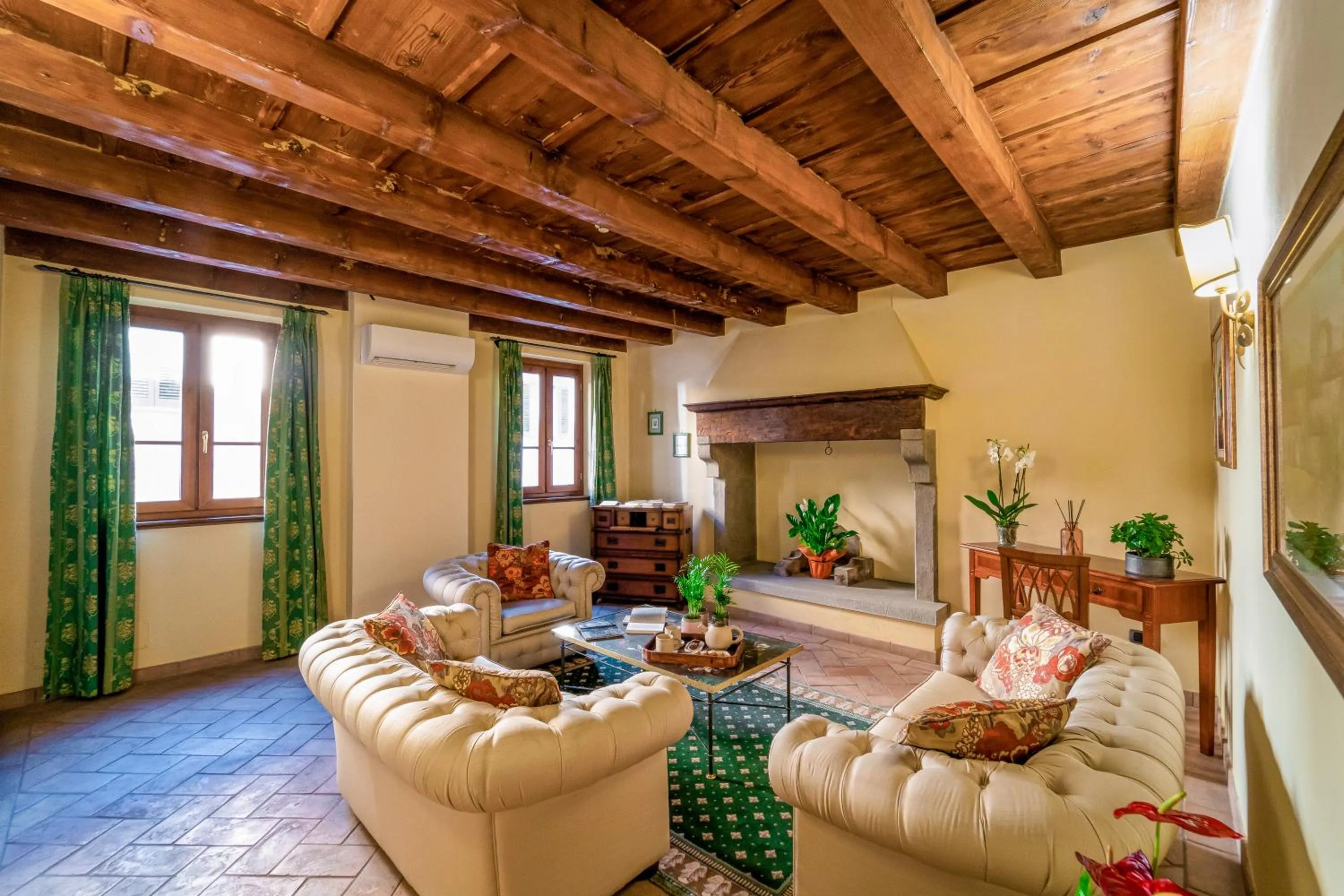 Living room in Albergo Falterona