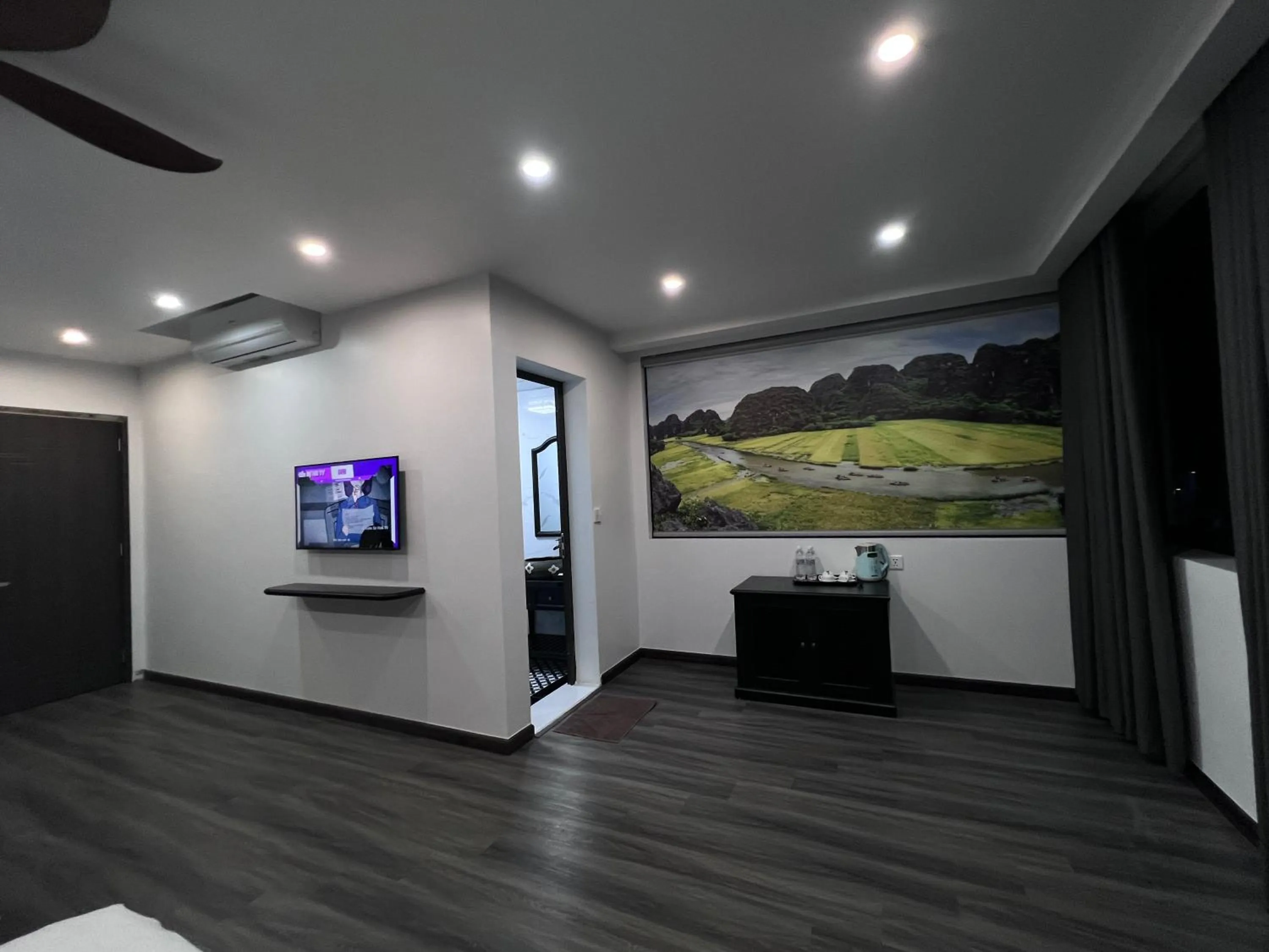 TV and multimedia in Lotus Hotel Ninh Bình