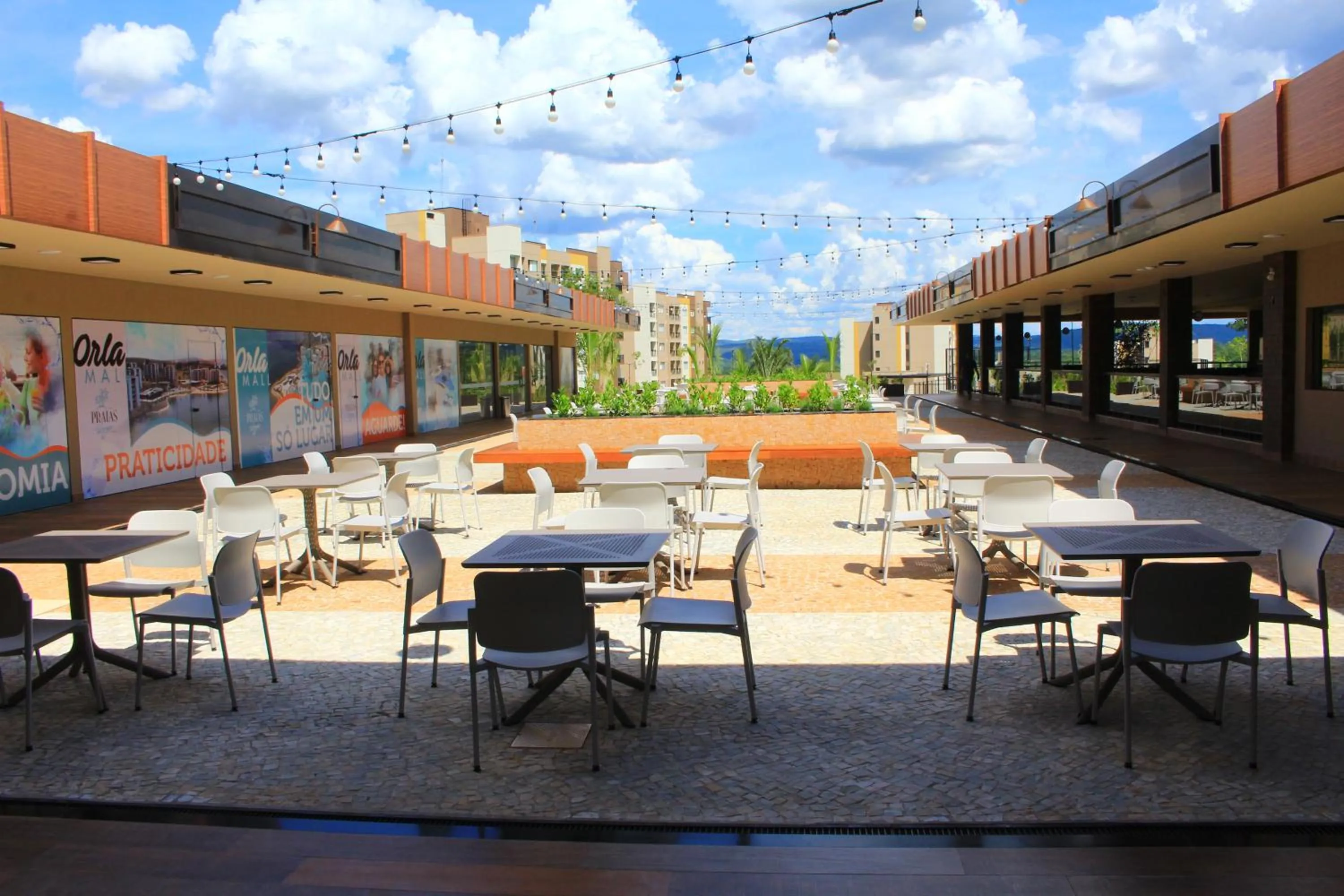 Restaurant/places to eat in Praias do Lago Eco Resort by WAM Experience