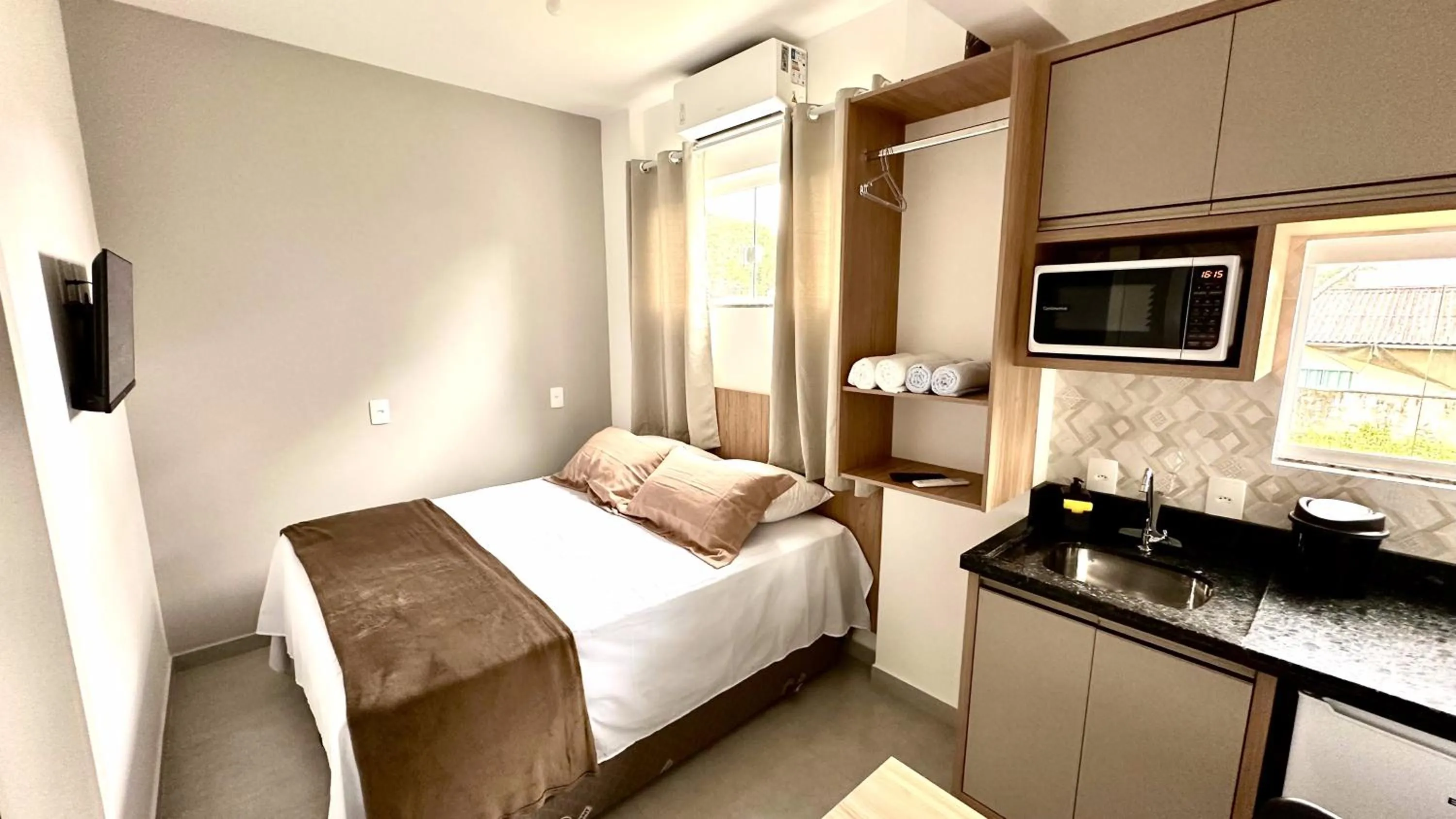 kitchen, Bed in Ecomarine Apart-hotel 800 m Beto Carrero