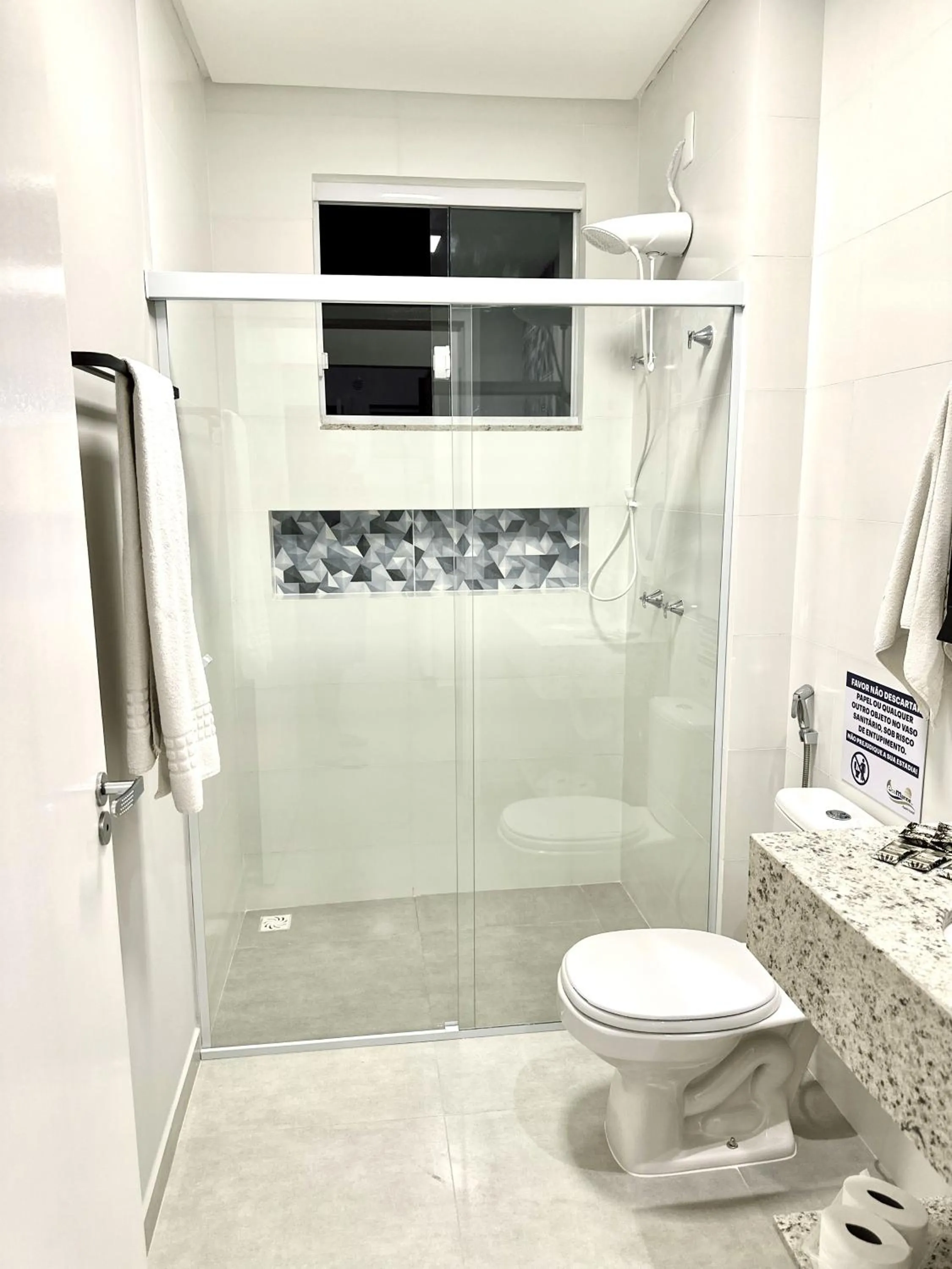 Shower in Ecomarine Apart-hotel 800 m Beto Carrero