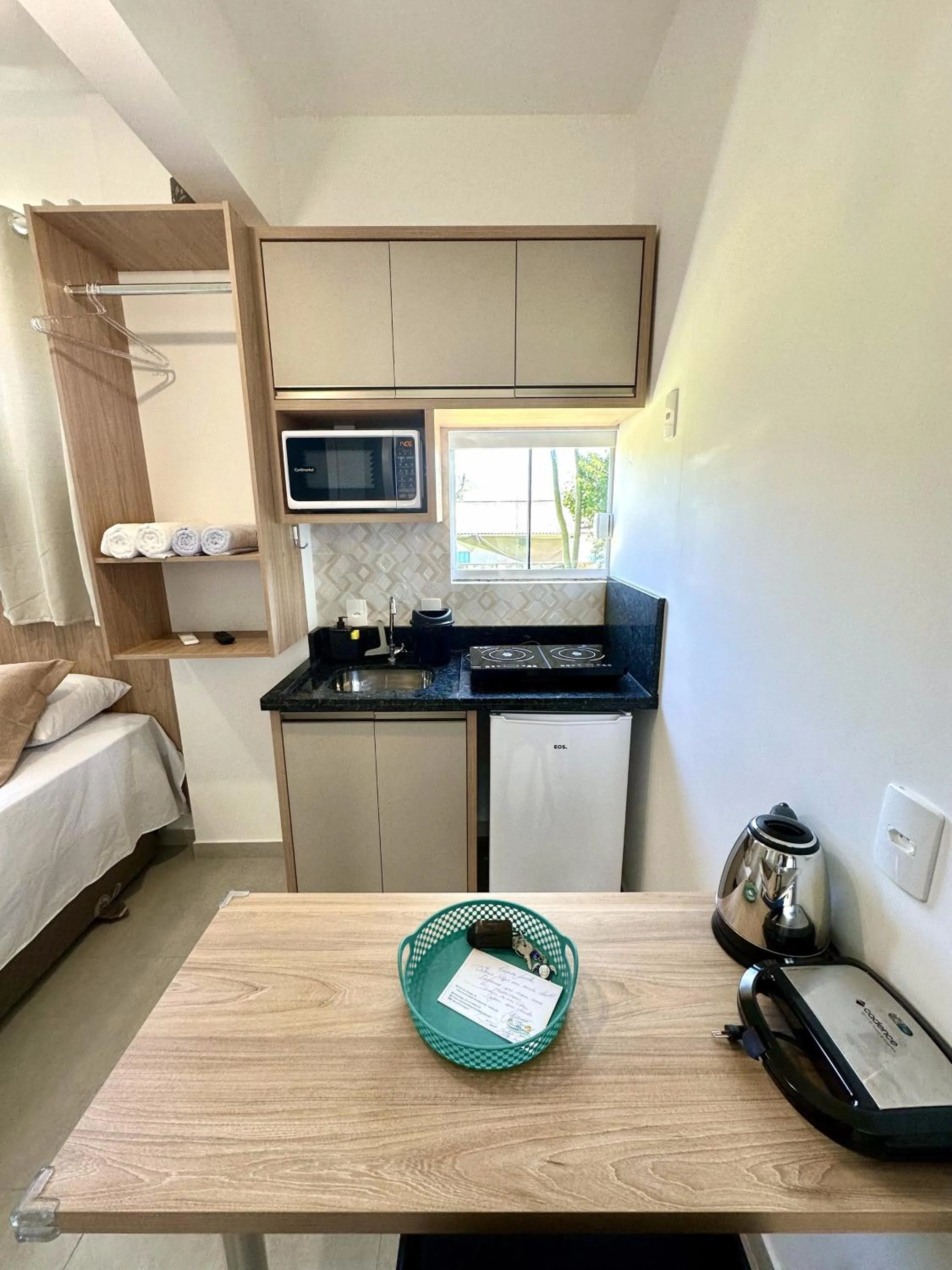 microwave in Ecomarine Apart-hotel 800 m Beto Carrero