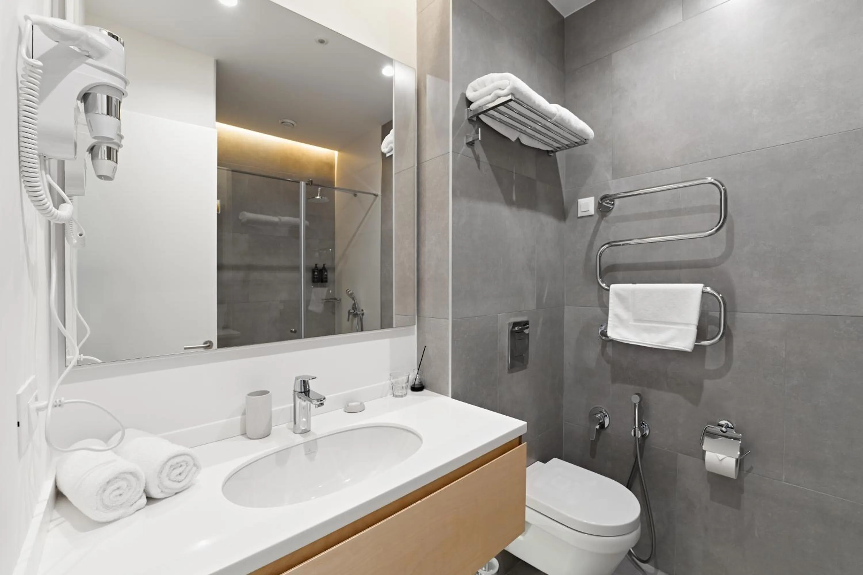 Bathroom in Dilijani Tun Hotel & Restaurant