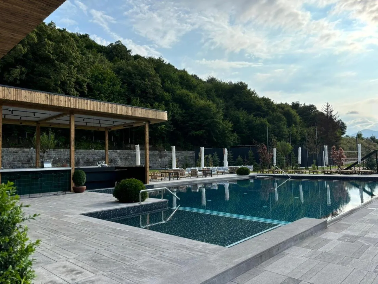 Pool view in Dilijani Tun Hotel & Restaurant