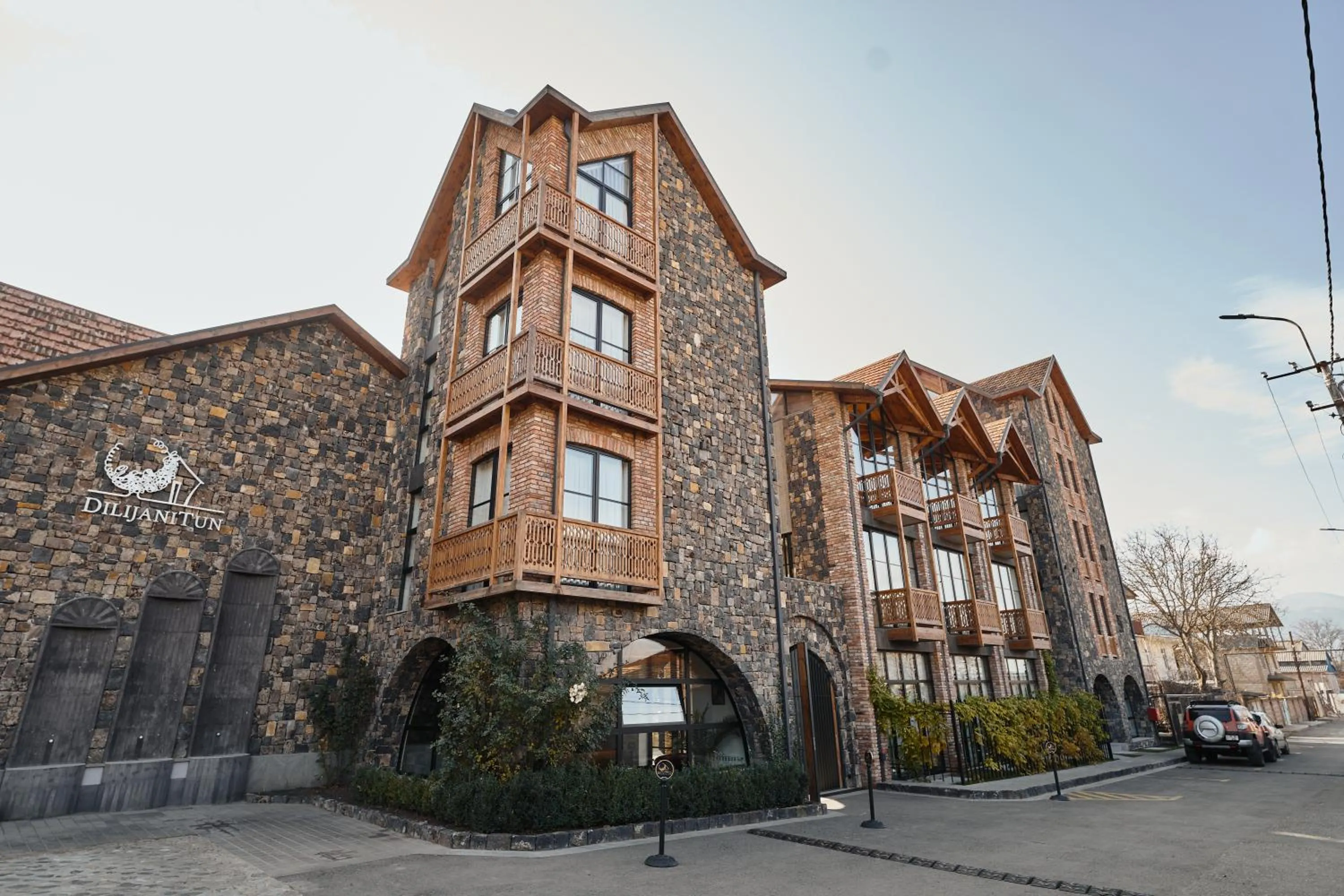 Property building in Dilijani Tun Hotel & Restaurant