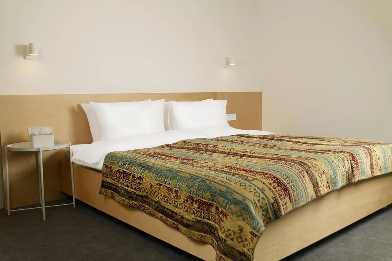 Bed in Dilijani Tun Hotel & Restaurant