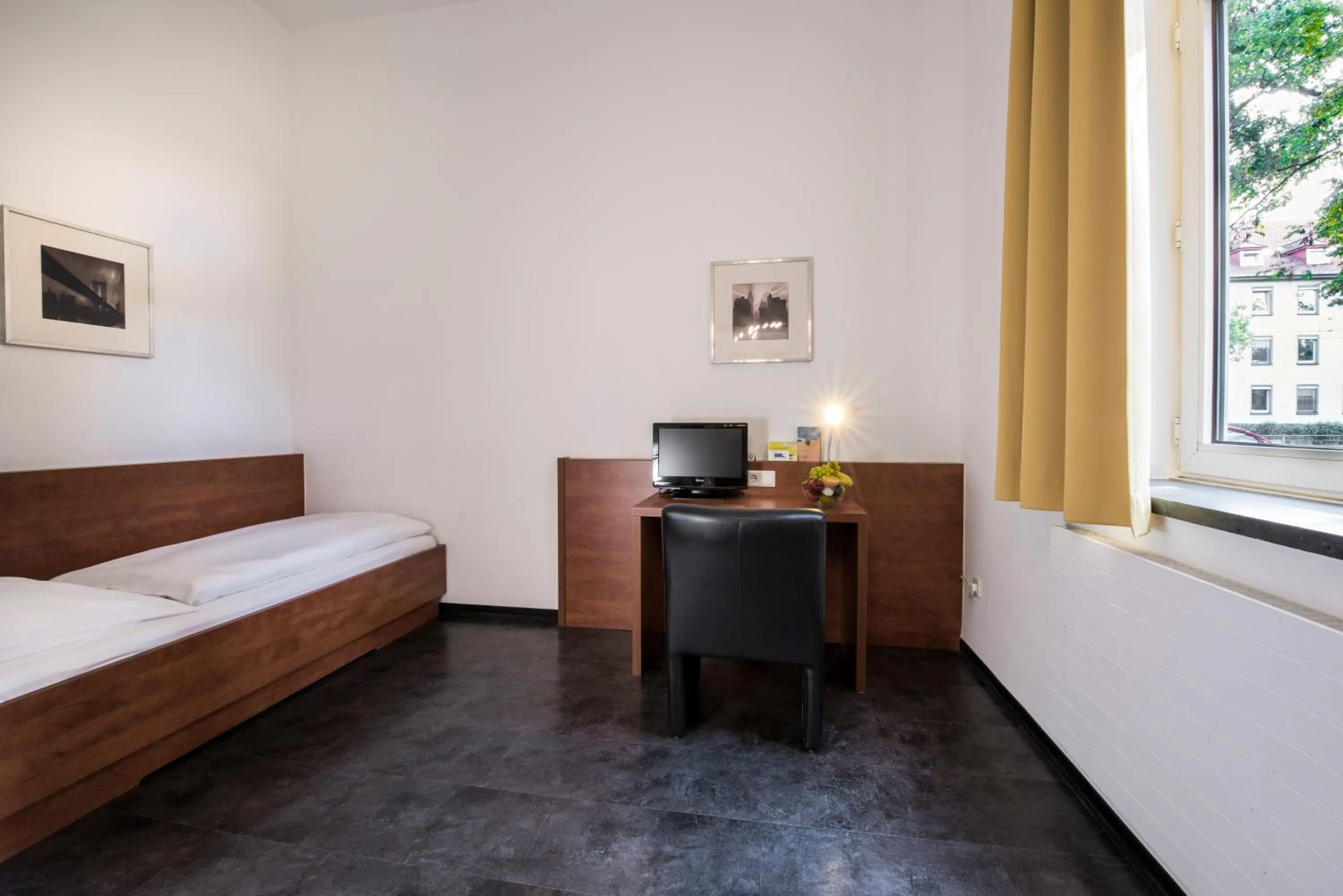 Photo of the whole room, Bed in CJD Bonn Castell