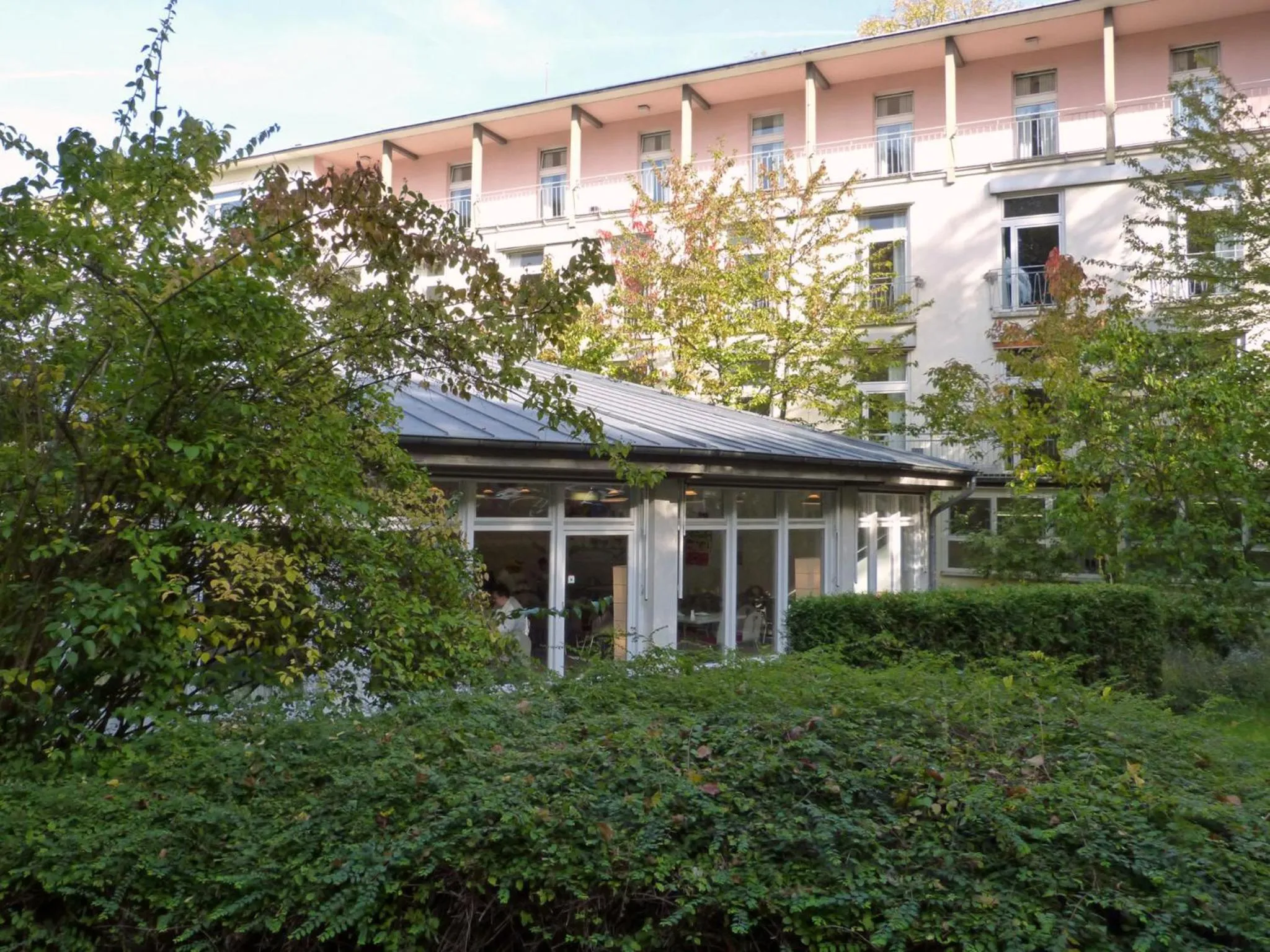 Facade/entrance in CJD Bonn Castell