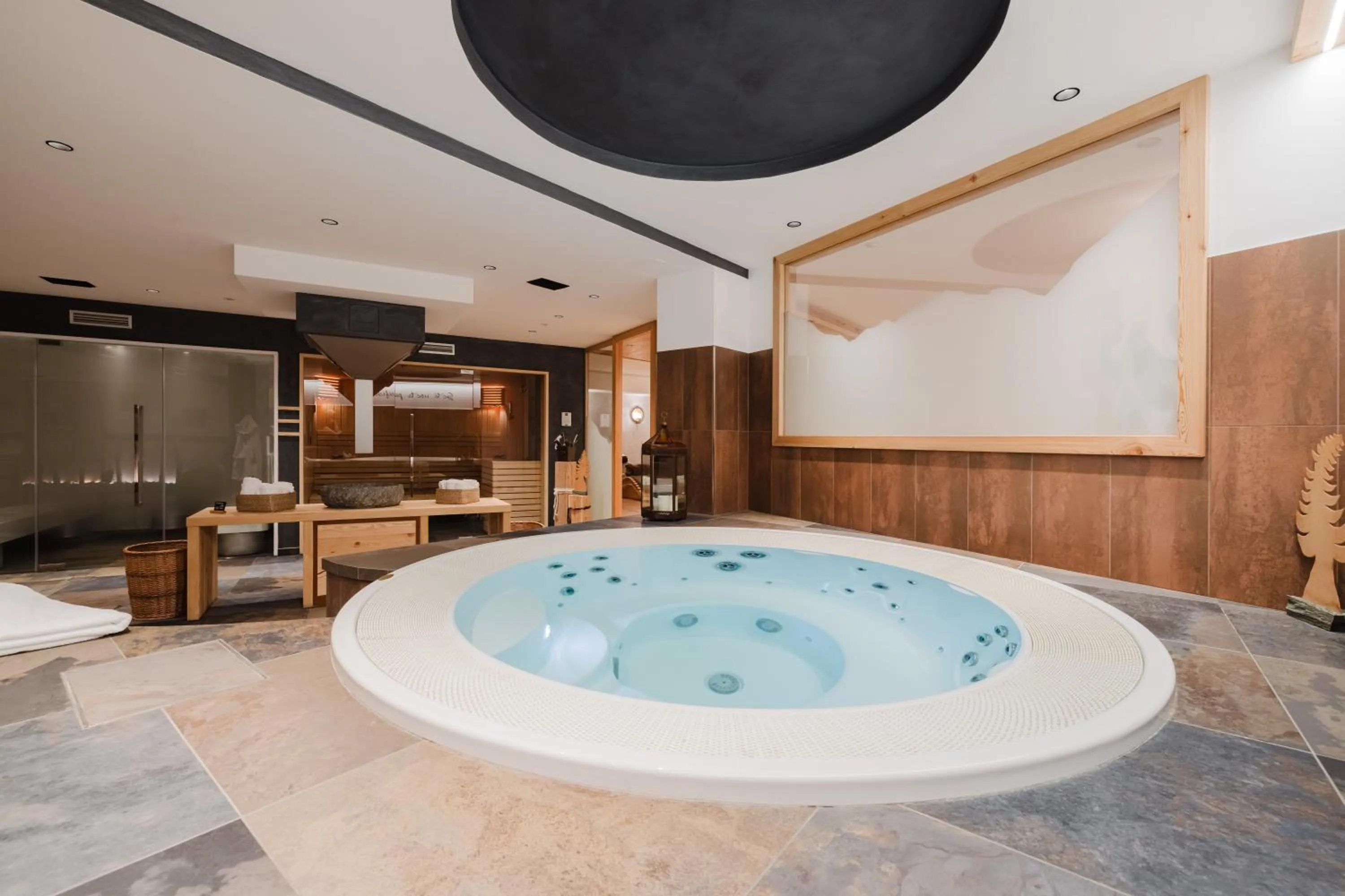 Hot Tub in Hotel Li Anta Rossa - Adults Only