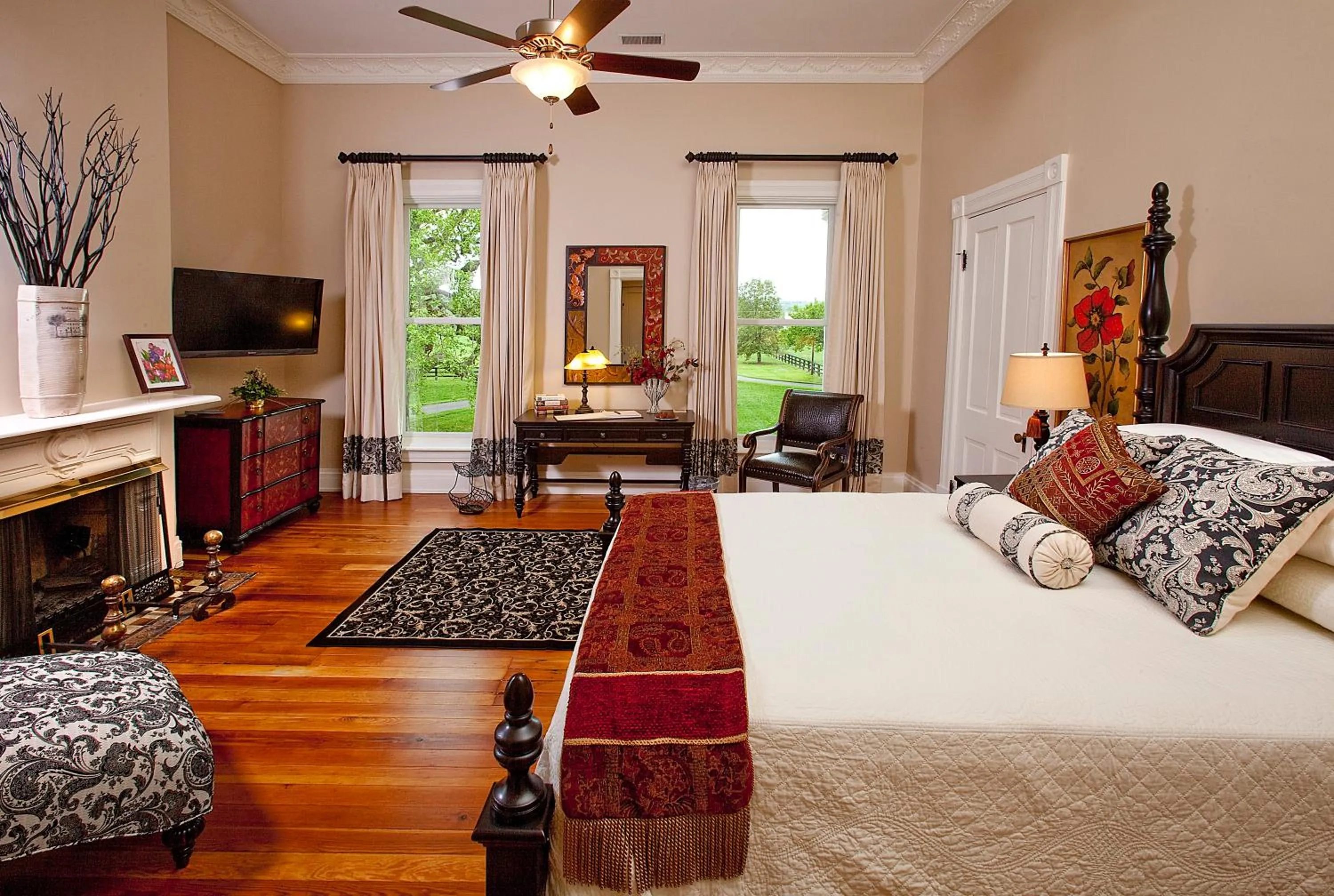 Photo of the whole room, Bed in Riverside Inn Bed and Breakfast