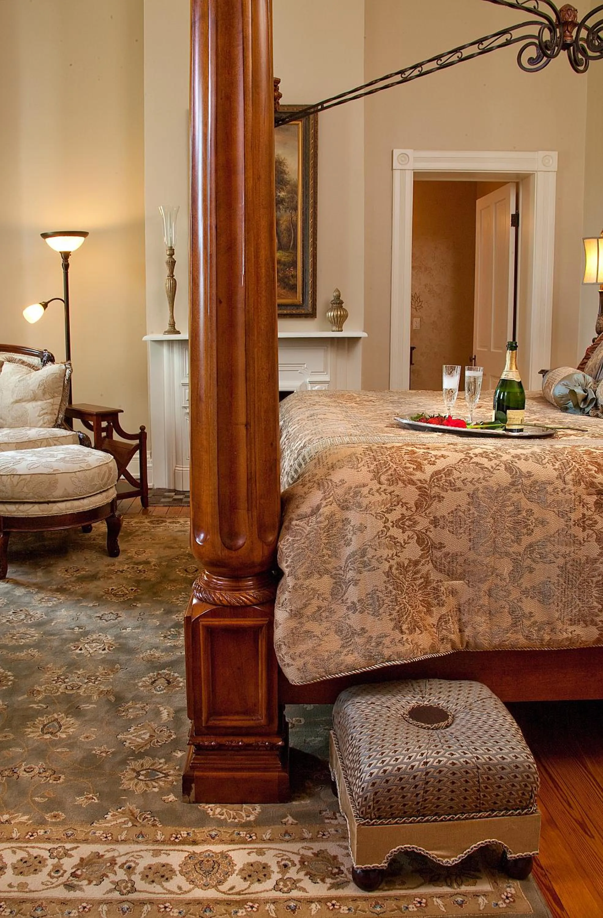 Bed in Riverside Inn Bed and Breakfast