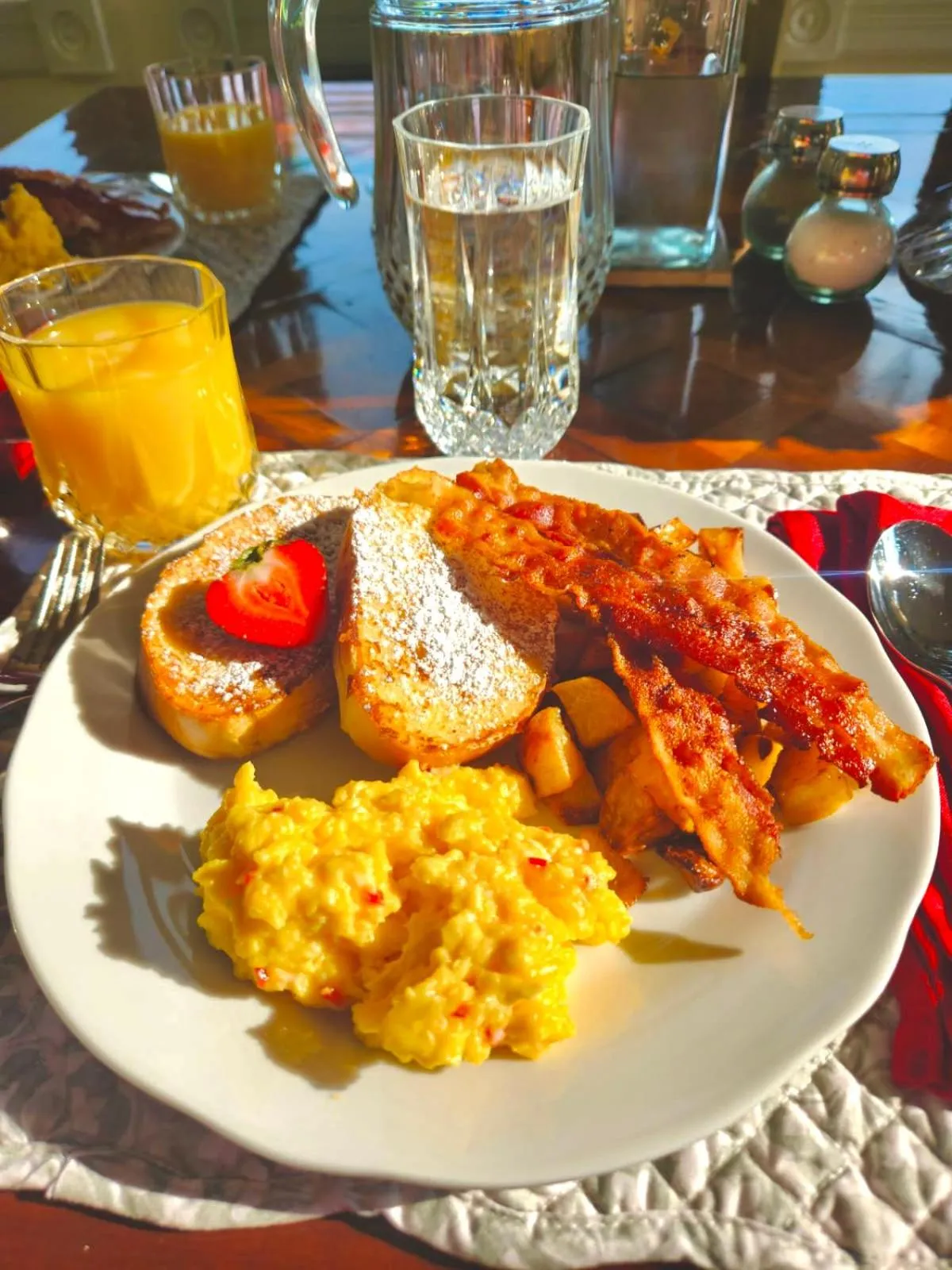 Breakfast in Riverside Inn Bed and Breakfast