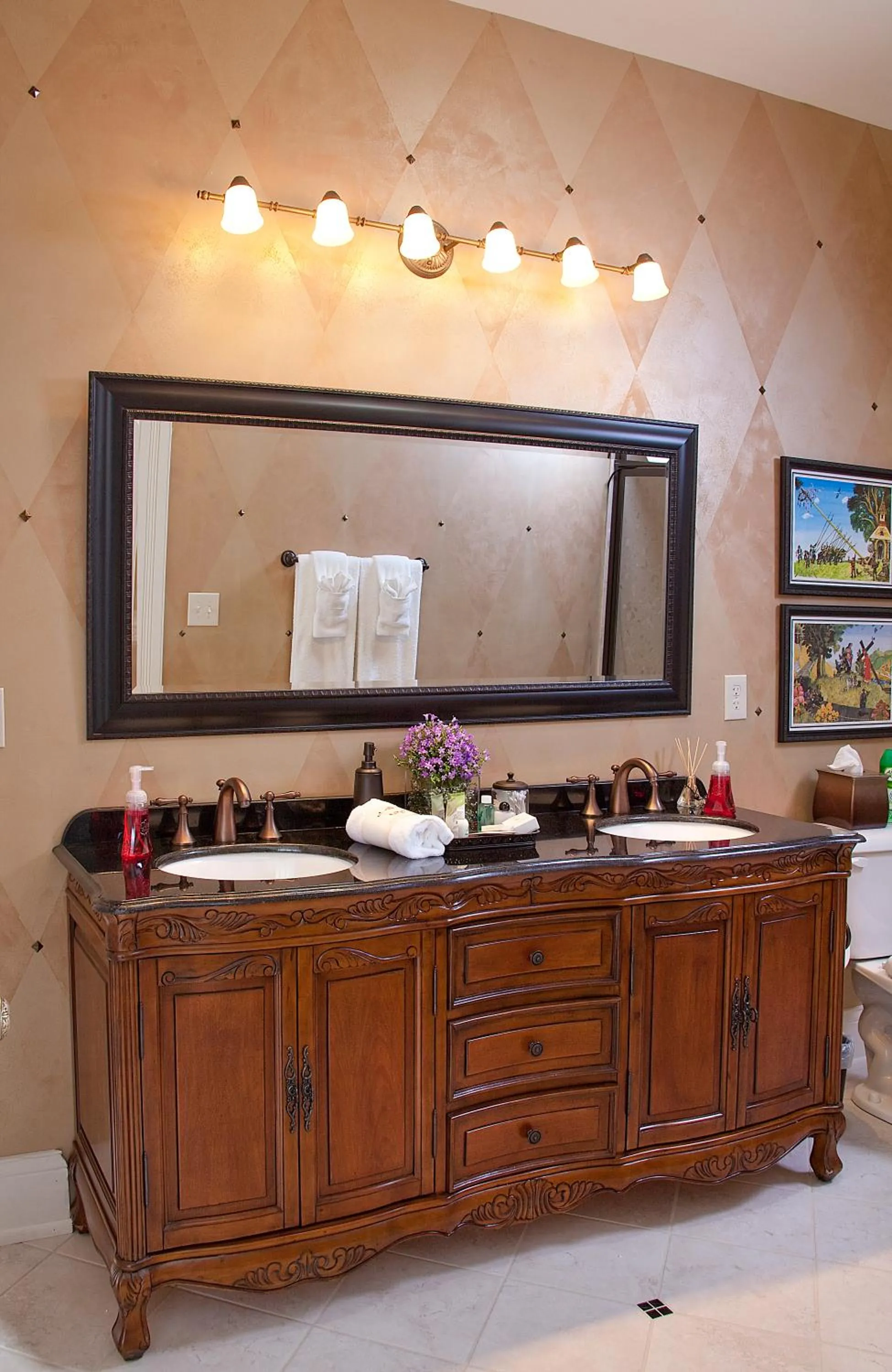 Bathroom in Riverside Inn Bed and Breakfast