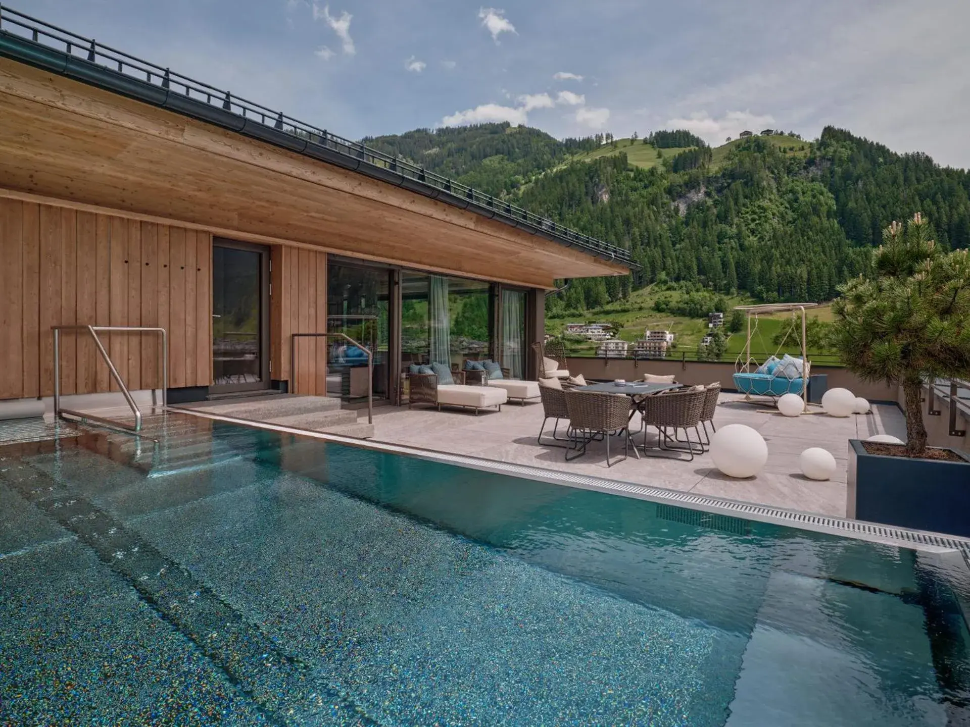 Presidential Suite in DAS EDELWEISS - Salzburg Mountain Resort Presidential Suite in DAS EDELWEISS - Salzburg Mountain Resort