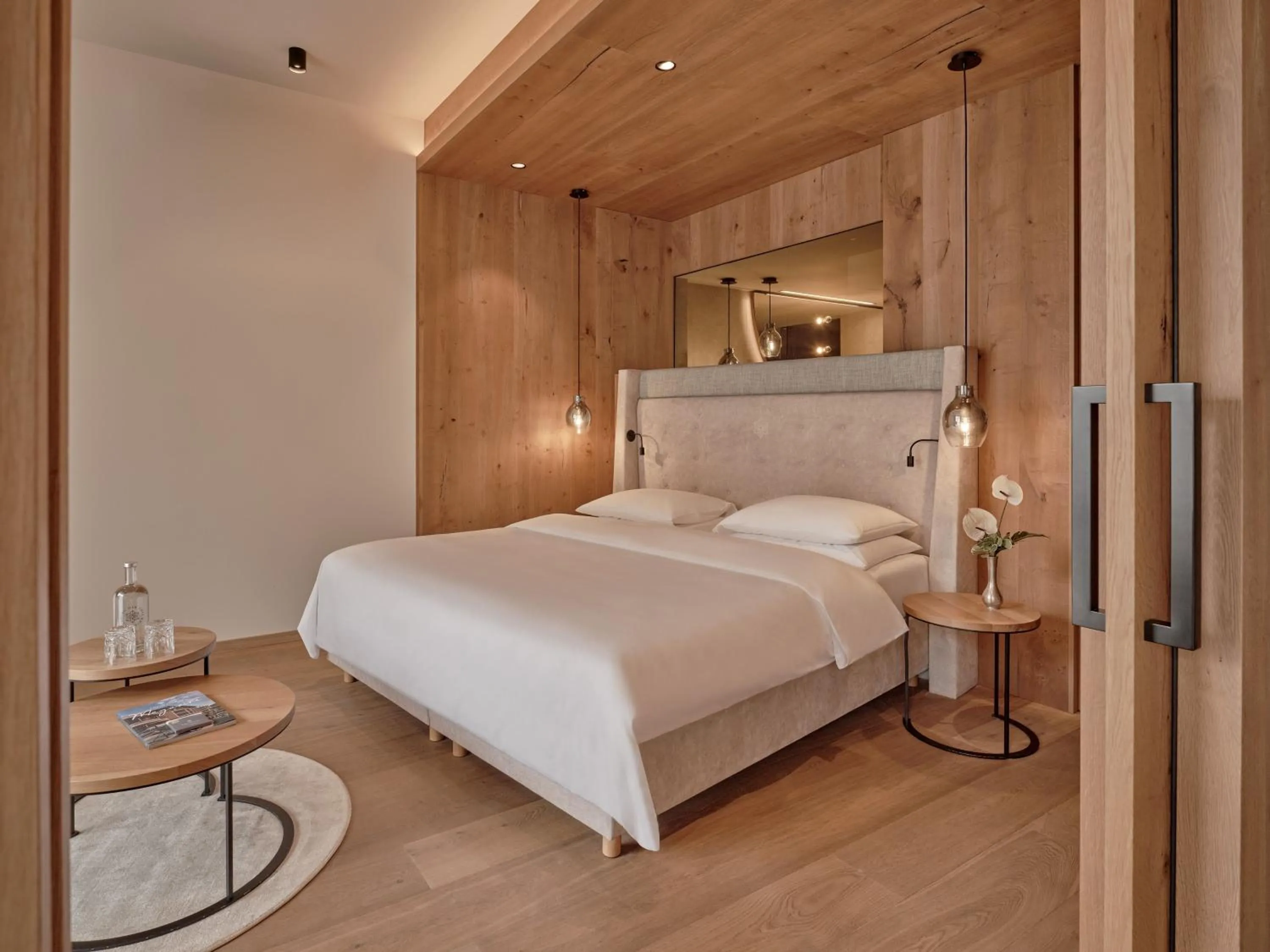 Bedroom, Bed in DAS EDELWEISS - Salzburg Mountain Resort