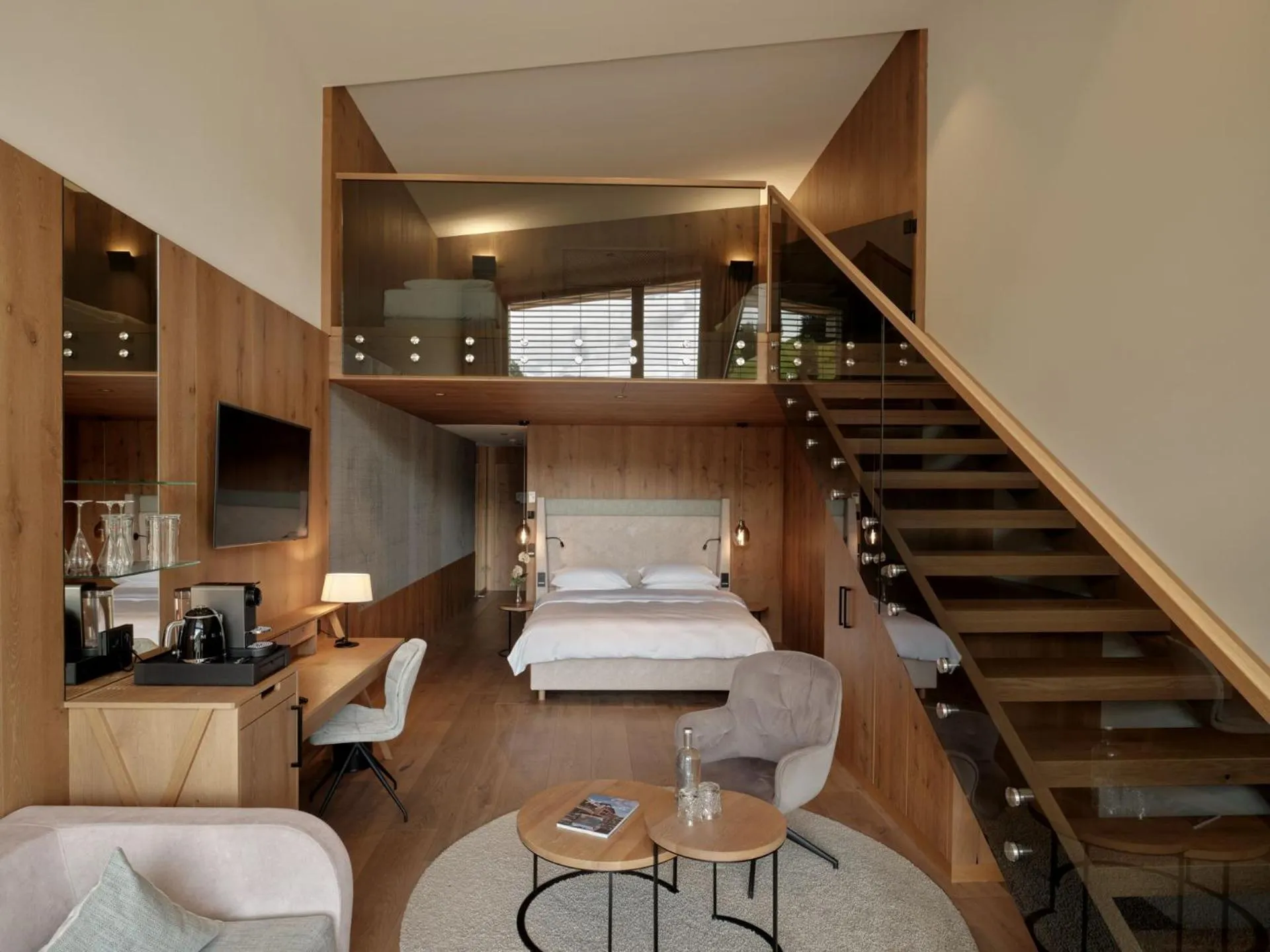 Living room, Bed in DAS EDELWEISS - Salzburg Mountain Resort