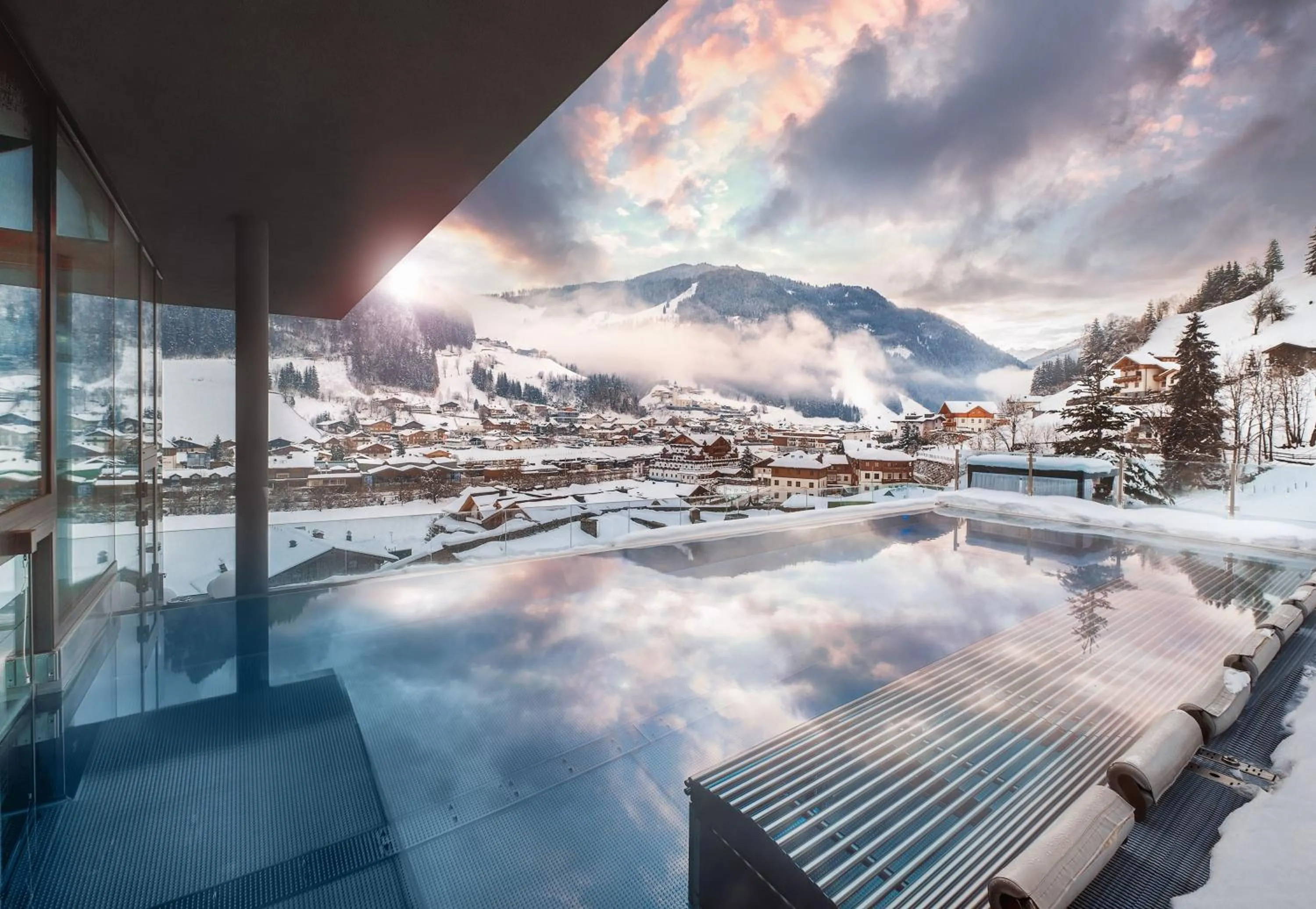 Swimming pool in DAS EDELWEISS - Salzburg Mountain Resort