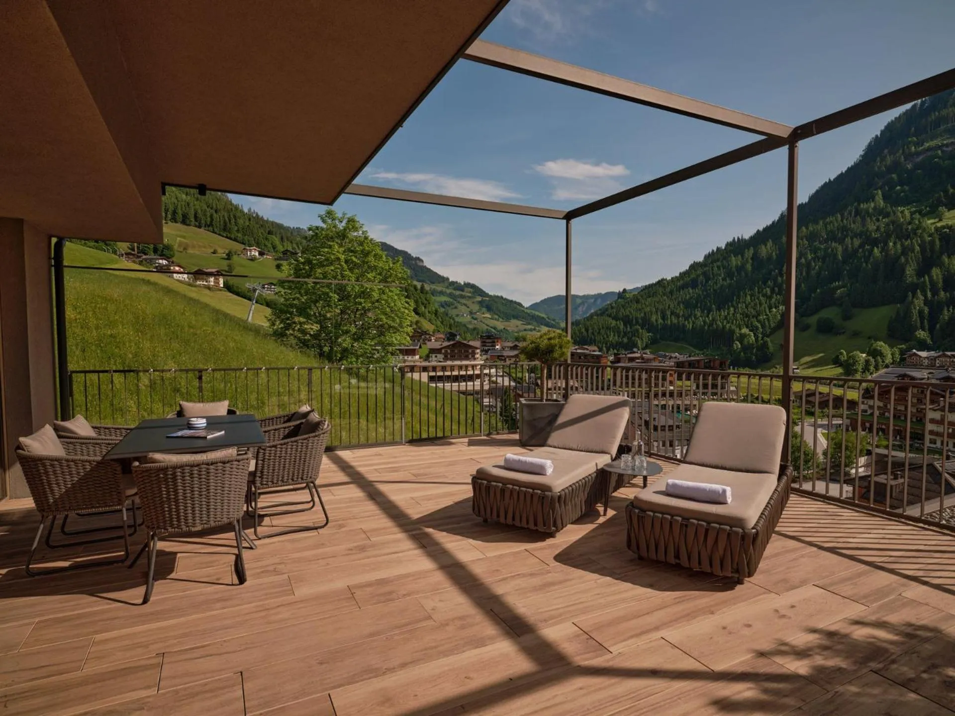 Balcony/Terrace in DAS EDELWEISS - Salzburg Mountain Resort