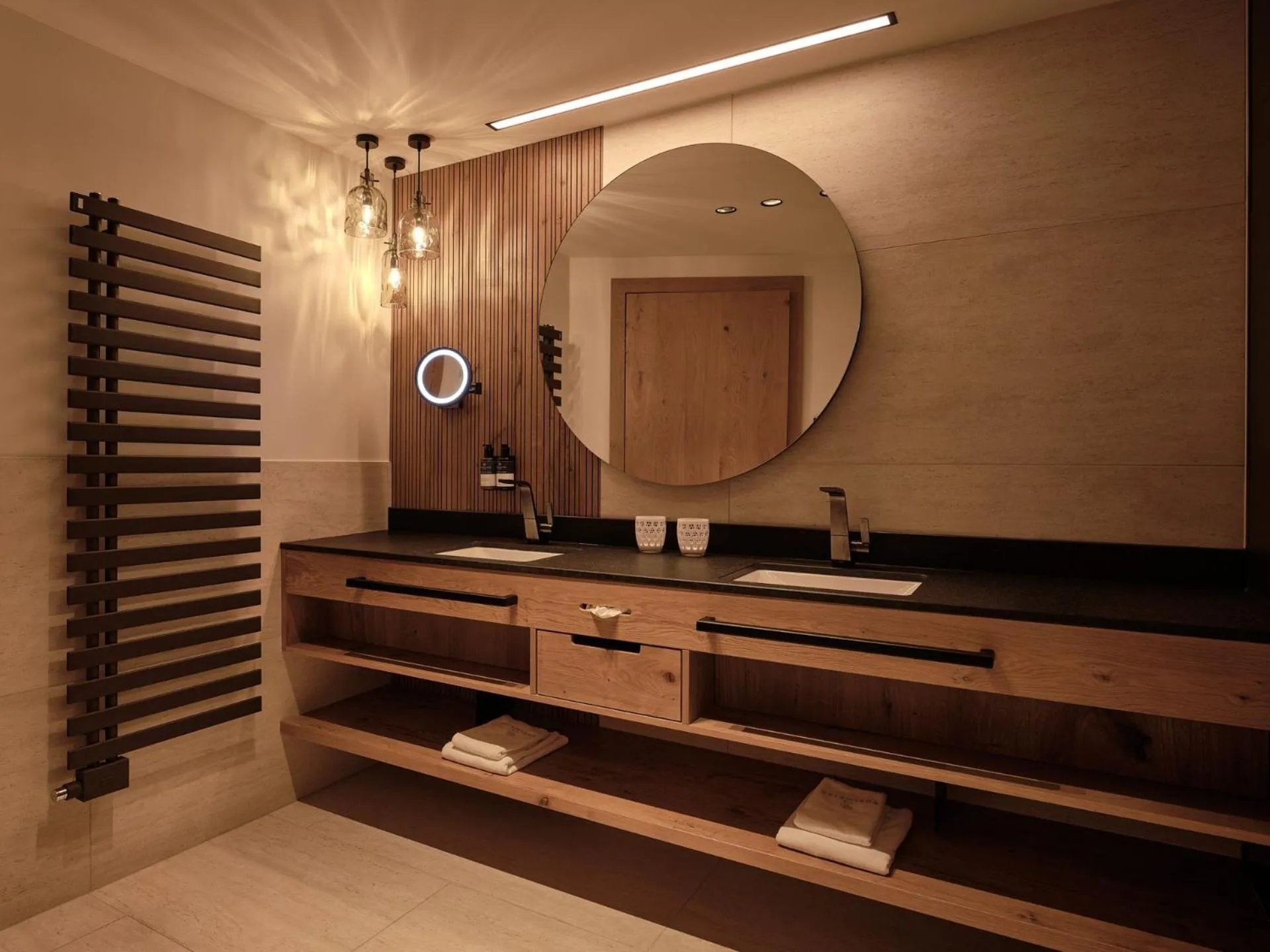 Bathroom in DAS EDELWEISS - Salzburg Mountain Resort